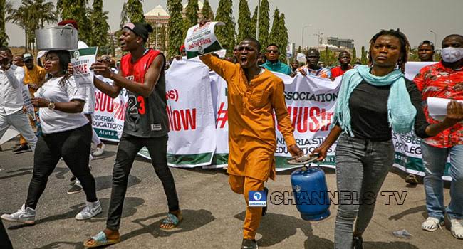 Hibraheembamid1's tweet image. FG should implement UTAS and ASUU will call off the strike!!!

Implement UTAS!!!

#SaveOurFuture ✊✊

ASUU strike must end!!! 

@nassnigeria @NigEducation @NigeriaGov @NANSNIG

#GETPVC
#EndASUUStrikeNow