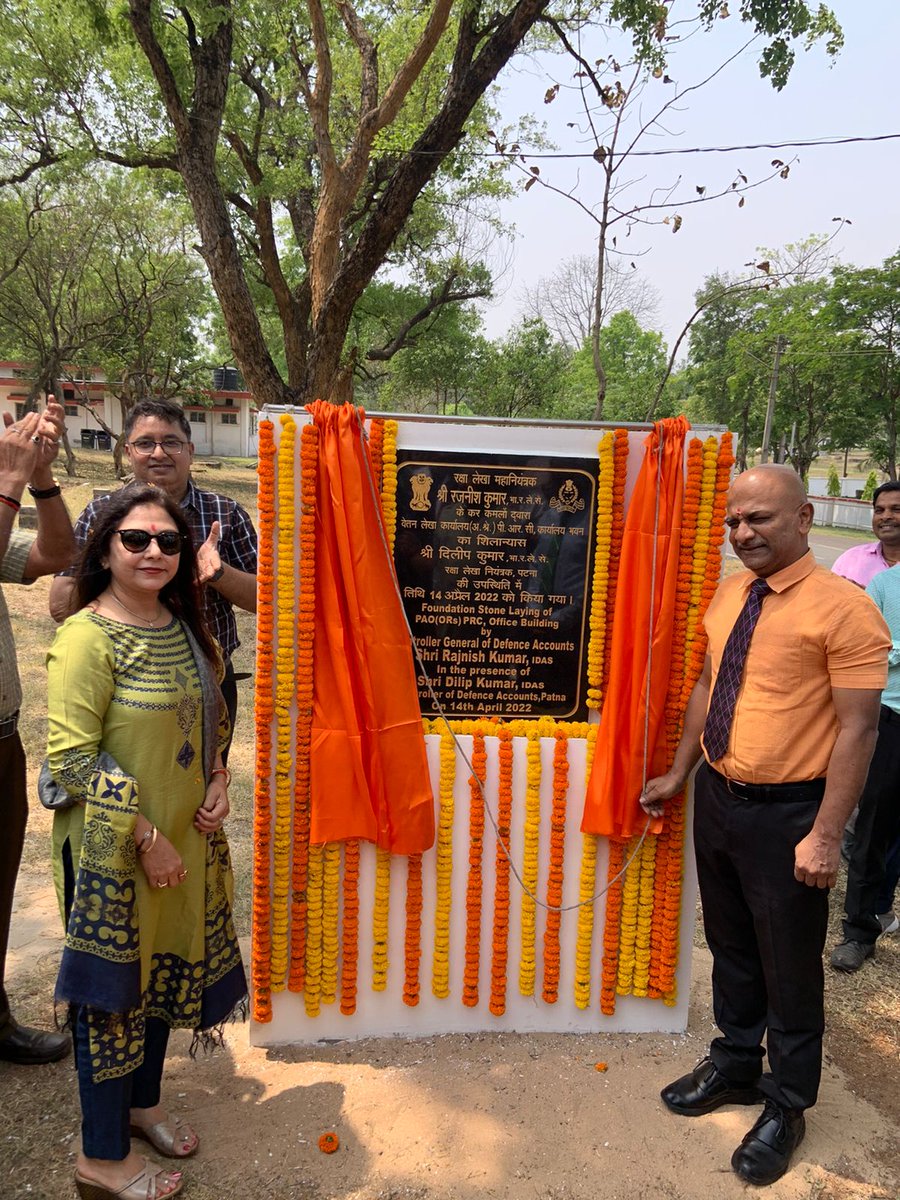 DefenceAccounts's tweet image. #CGDA Rajnish Kumar, #IDAS laid the foundation stone for the office complex of Pay &amp;amp; Accounts Office (PAO) - Other Ranks at the Punjab Regimental Centre (PRC) at #Ramgarh in #Jharkhand.

The PAO caters to the #pay &amp;amp; #allowances of more than 22,000 #jawans of the #Punjab Regiment.