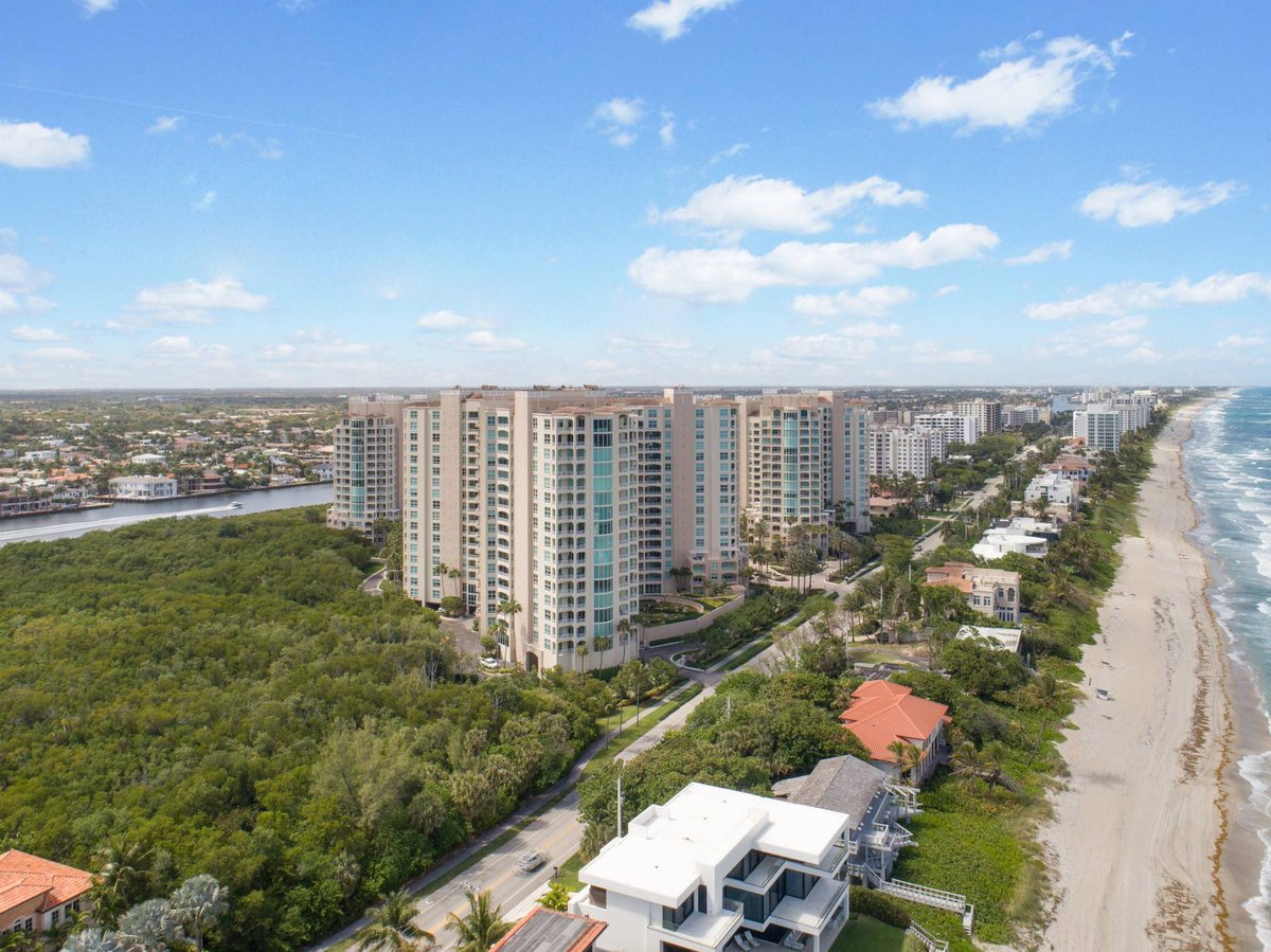 FAPPhotography's tweet photo. #realestatephotography in #highlandbeach #fl #southflorida #delraybeach #bocaraton #palmbeachcounty #randybfap #drone #dji https://t.co/4gWK4u8Ov3