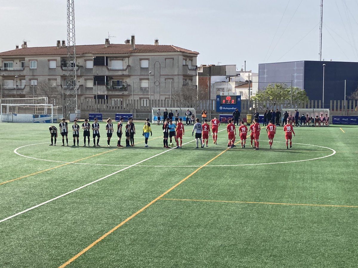 És un goig com a pare viure el <a href="/micfootballcup/">MICFootball</a> i veure un fill mesurant el seu nivell amb equips de categoria com el @RCDEFutbolBase o d’altres vinguts de diferents cultures futbolístiques. I tot a camps de gran record per la història del <a href="/atcsantpol/">AT.C. SANT POL</a>