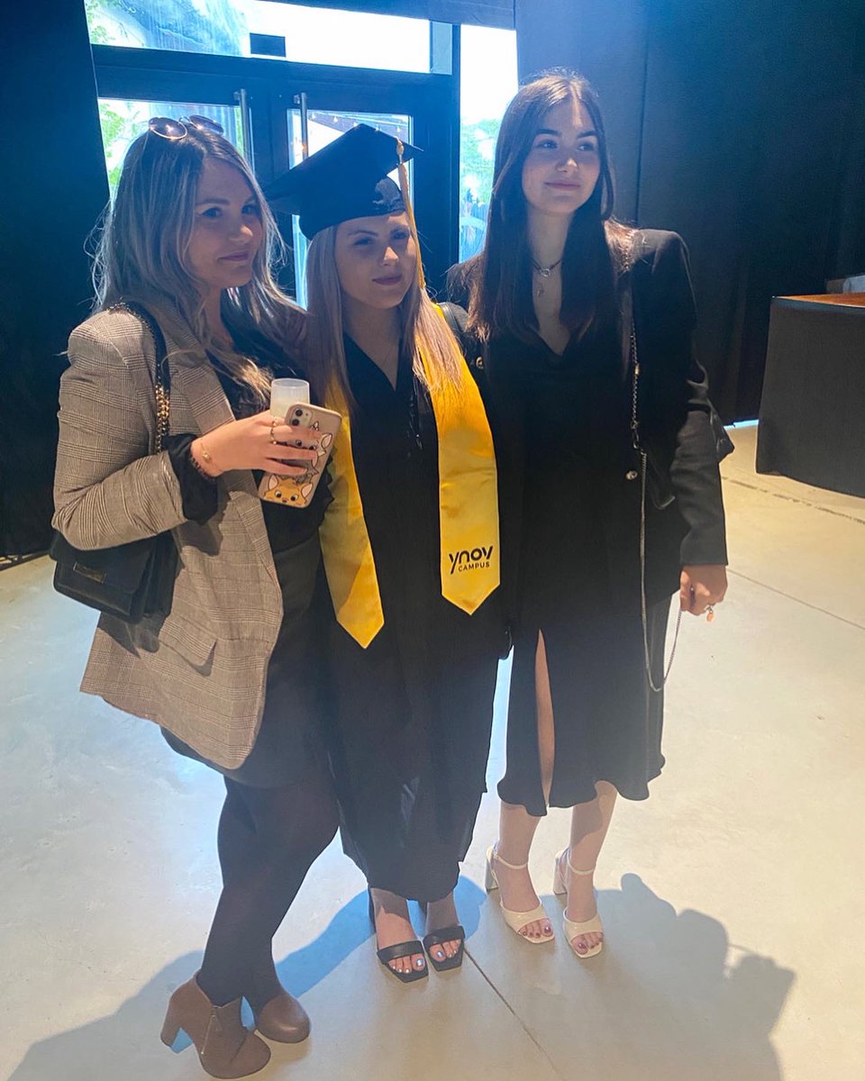 Manoncsnv's tweet photo. Bac +5 ✅ 

Une page se tourne, place à la vraie vie ! 💪🚀

#Master #diplômée https://t.co/WyF8v0M1O6