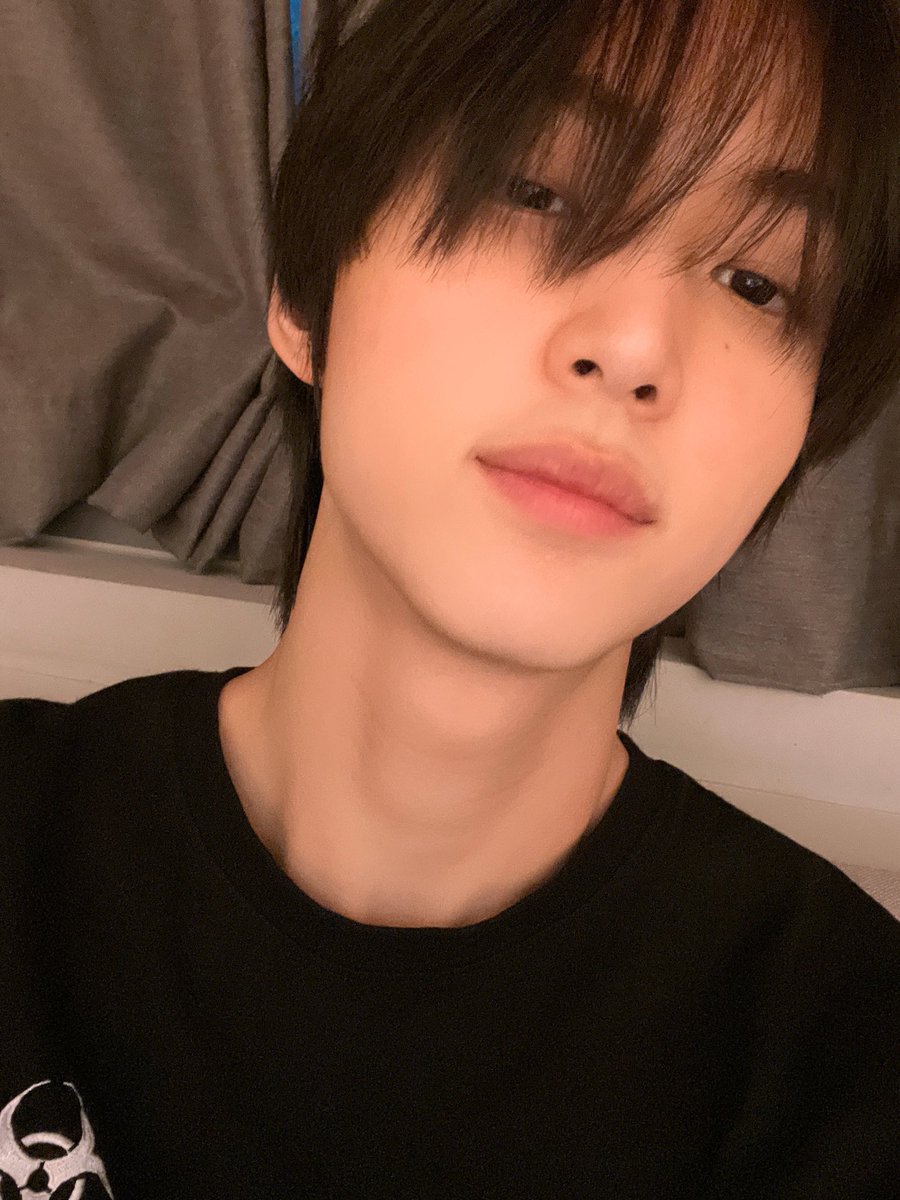 HWI___ng's tweet photo. 길면 왕자 같구 짧으면 왕 같아.. (뭔들 개짱이라는 뜻 https://t.co/cki47Z9OrN