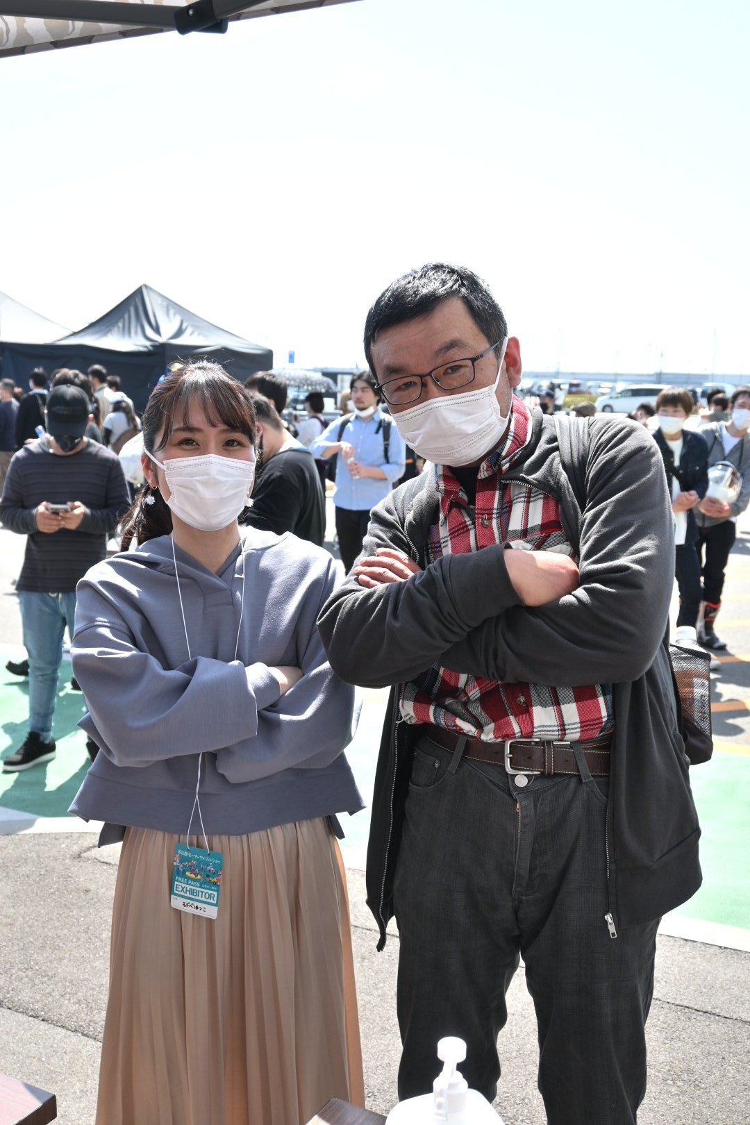 腕を組む Twitter Search Twitter