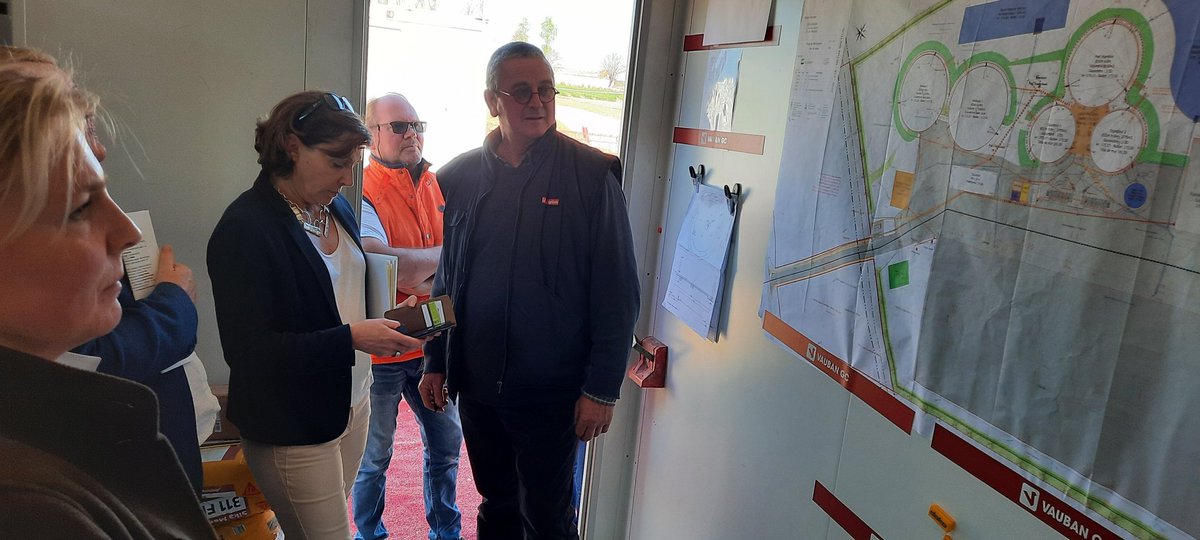 Visite du chantier de la #Methanisation agricole autour de #breteuil
Belle cohérence du projet collectif #biogaz iton, qui pourra fournir la consommation de 4000 habitants avec notamment des effluents locaux déjà existants... dans le secteur d'<a href="/AgriSkippy/">Antoine Thibault</a>