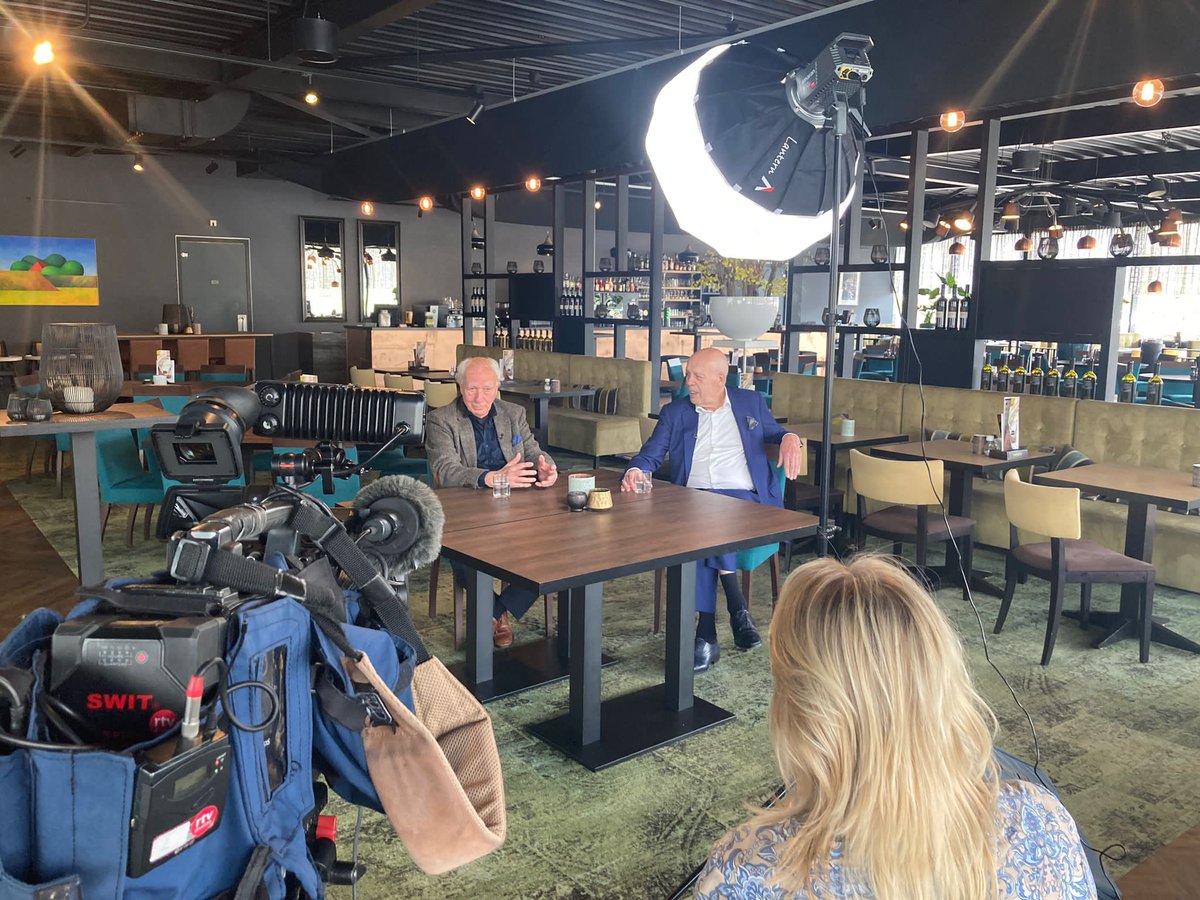 KaatjeMulder's tweet photo. Wijze raad van #JanSmit en #RiemervanderVelde over hoe we van @FC_Emmen een stabiele eredivisionist kunnen makenโฆ Vanavond in #DeWarmingUp op @RTVDrenthe
๐ธ #MarcoBoeve https://t.co/HqyLNdFZPD