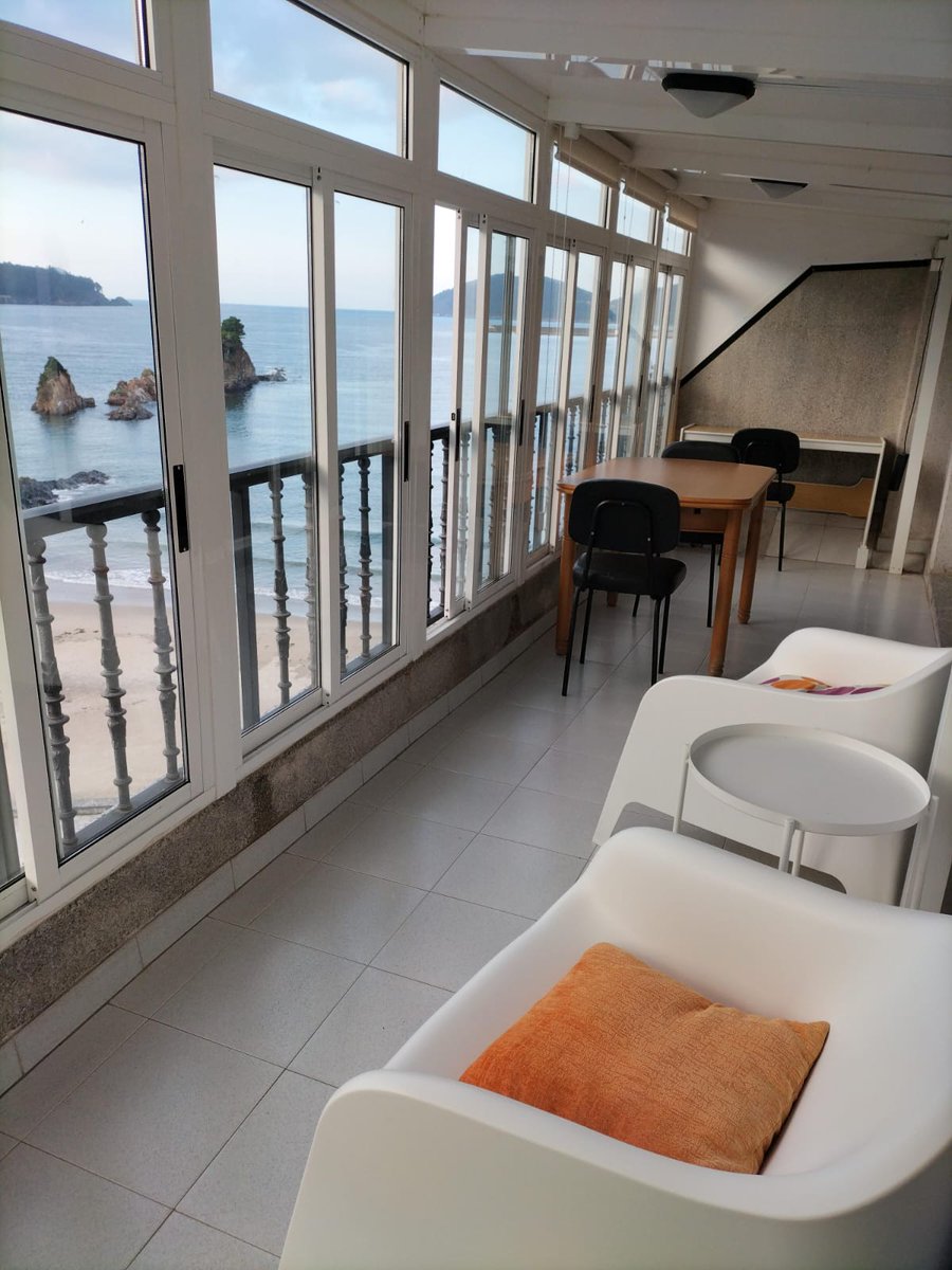 lsandarc's tweet photo. Se alquila apartamento para 5 personas en frente de la Playa de Covas (Viveiro) para el Resurrection Fest (29 Junio-3 Julio). A 7km del recinto del festival. Para más información DM. https://t.co/QmVlpaPFlW