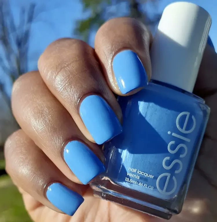 essie's tweet photo. we're ready for the weekend in shade #ripplereflect 💙 by @staynclassynsassy https://t.co/0vR7ieKTZj