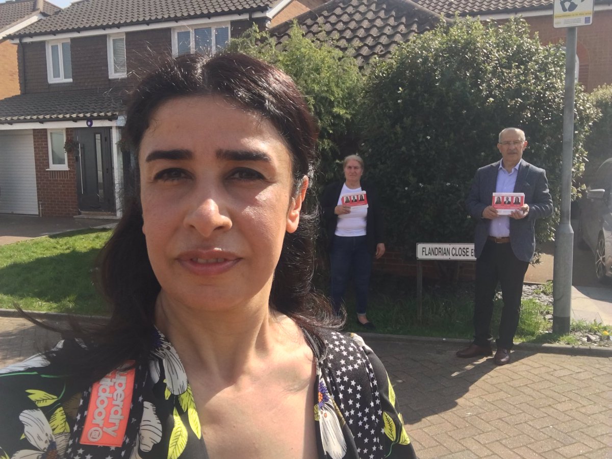 Leafleting Enfield Island village this afternoon #VoteLabourMay5th 🌹🗳@LondonLabour @enfield_labour