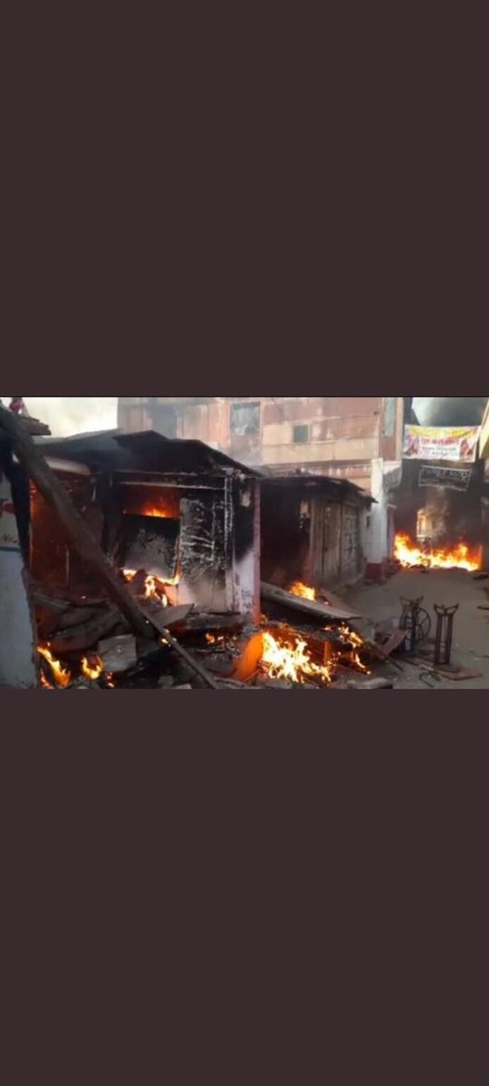 Md__Shahabuddin's tweet photo. #ResistAntiMuslimViolence
If the #BJP was opposition, they would have made the life of ruling party hell in support of their voter base, opposition can’t just sit back while properties of poor Muslims continue to be destroyed by an authoritarian regime !! https://t.co/DXXh0X1Eli