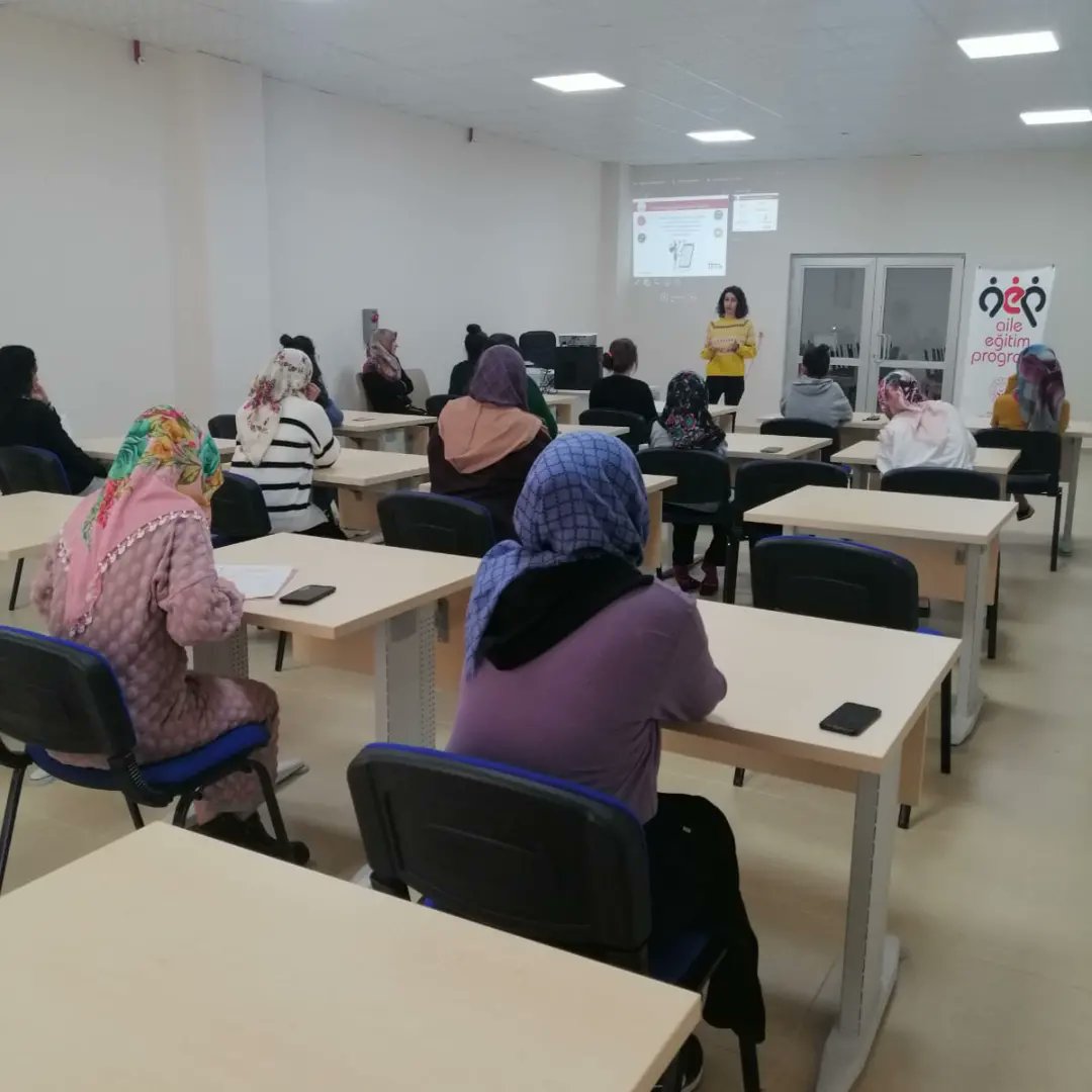 BİLİNÇLİ MEDYA KULLANIMI KONULU EĞİTİM GERÇEKLEŞTİRİLDİ

Müdürlüğümüz Eğitim ve Danışmanlık Birimi tarafından 13.04.2022 tarihinde İlimiz Saliha Sultan Kız Öğrenci Yurdu’nda kalan üniversite öğrencilerine yönelik “Bilinçli Medya Kullanımı ve Teknoloji Bağımlılığı konularında...