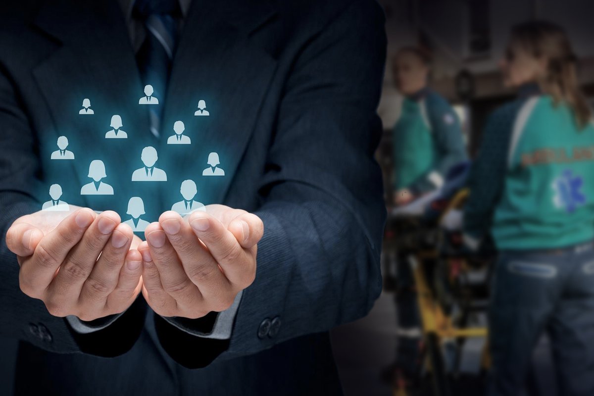 Wij zoeken een Teamleider voor de aansturing van Cluster West (#Horst-#Weert). Je bent de verbinding tussen de individuele teams en het management en geeft leiding aan ambulanceverpleegkundigen en ambulancechauffeurs. Interesse? Kijk hier voor de #vacature bit.ly/3OeUWVH