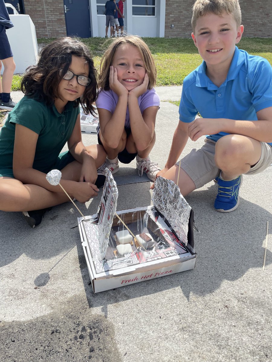 PuthoffCaroline's tweet photo. Solar oven s’mores success! ⁦@TommieBarfield⁩ https://t.co/RYxhXyJxXm