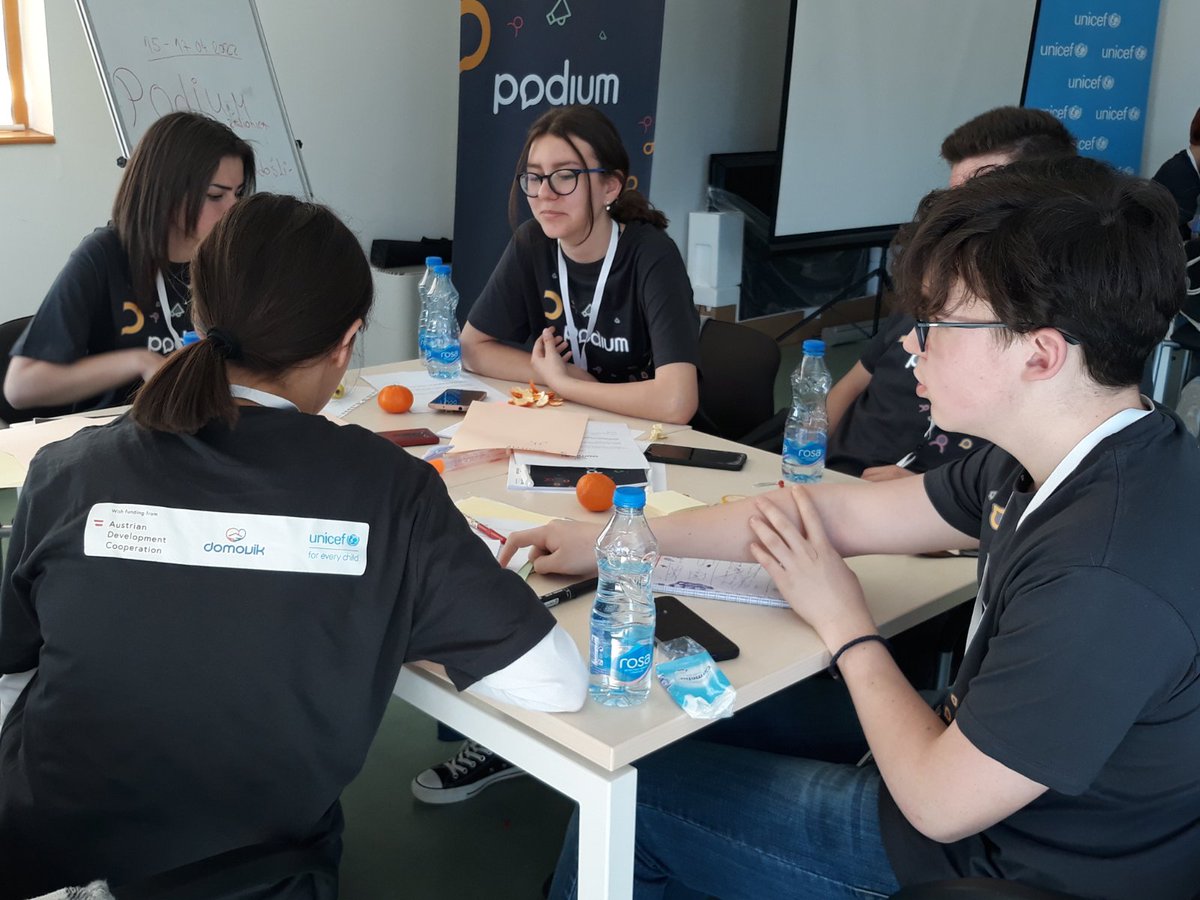 tamipz's tweet photo. Počinjemo sa #podium obukom. 7 omladinskih timova razrađuje svoje ideje i priprema projekte. Podržimo ih u toku implementacije. 
@NGODomovik @UNICEFKosovo https://t.co/py5pLh2Q72