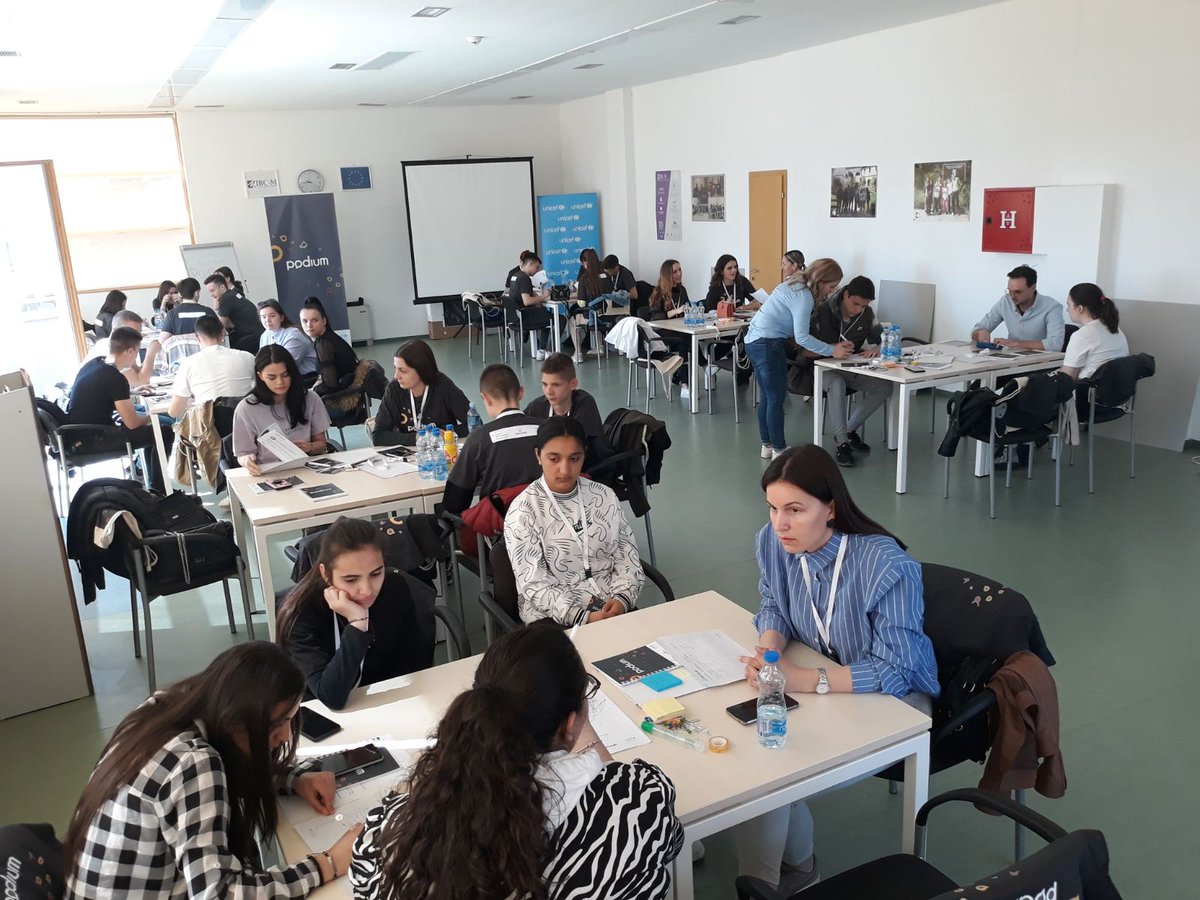tamipz's tweet photo. Počinjemo sa #podium obukom. 7 omladinskih timova razrađuje svoje ideje i priprema projekte. Podržimo ih u toku implementacije. 
@NGODomovik @UNICEFKosovo https://t.co/py5pLh2Q72