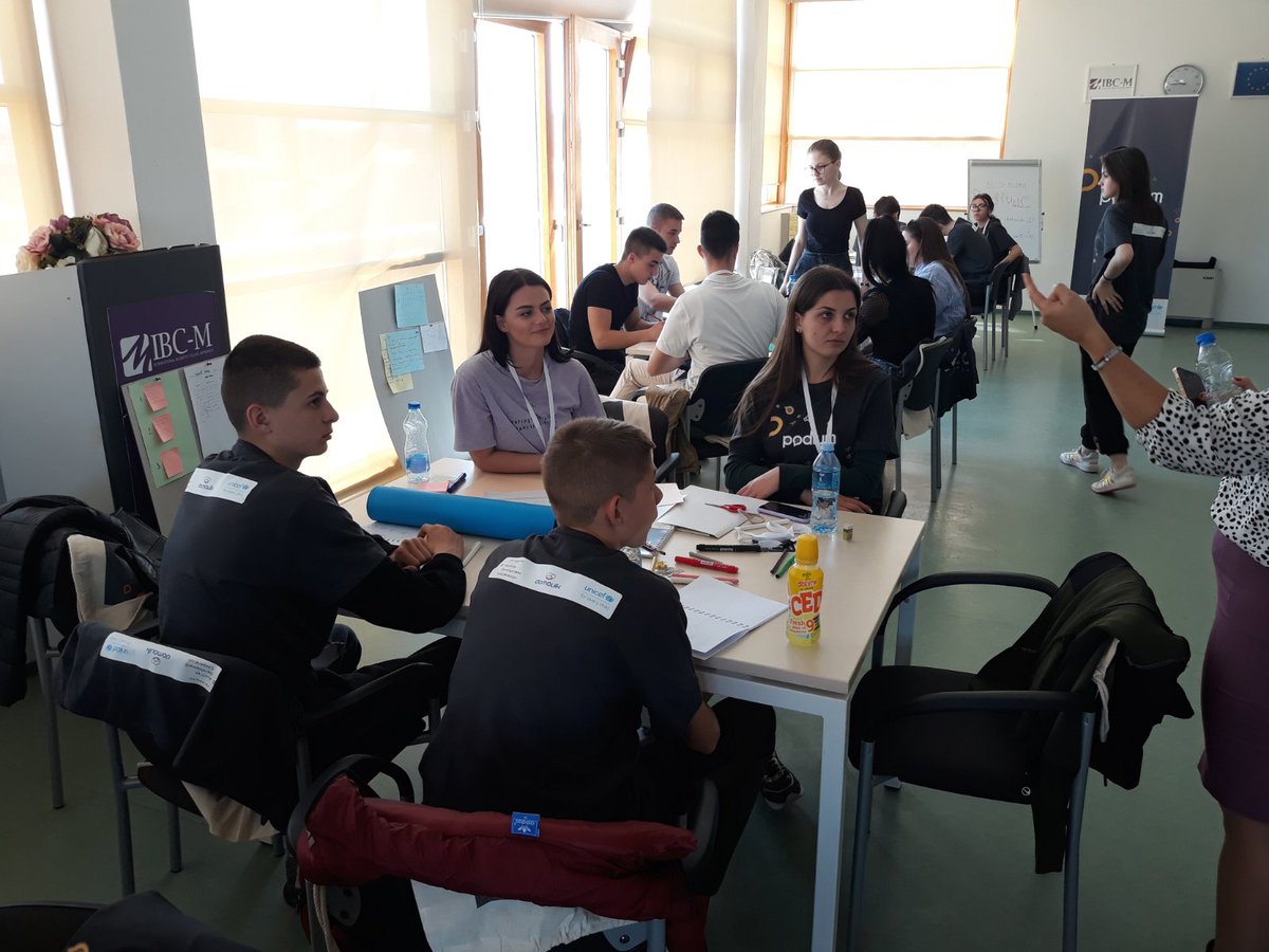 tamipz's tweet photo. Počinjemo sa #podium obukom. 7 omladinskih timova razrađuje svoje ideje i priprema projekte. Podržimo ih u toku implementacije. 
@NGODomovik @UNICEFKosovo https://t.co/py5pLh2Q72