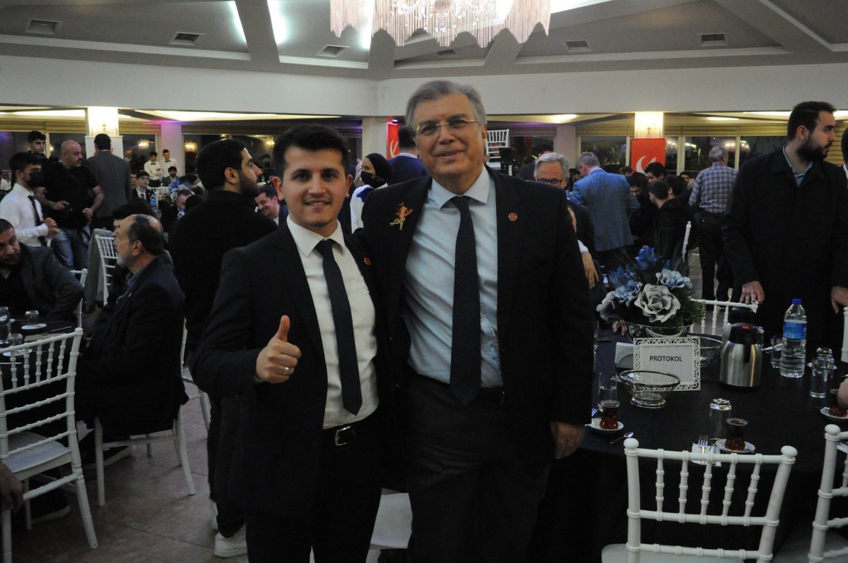 bayramhasarr's tweet photo. Genel Başkan Yardımcımız Ve Kıymetlı Büyüğüm Hocam Toprağam Prof.DrDoğan Aydal @prof_aydal İle Yeniden Refah Partimizin İstanbul İl Gençlik Kollarının Düzenledeği Sahur Programında Milletimiz İçin Omuz Omuza Verdik Elhamdülillah.Bu Yol DertlidirDertlenmeyecekGelmesin https://t.co/1OU1V1J23Q