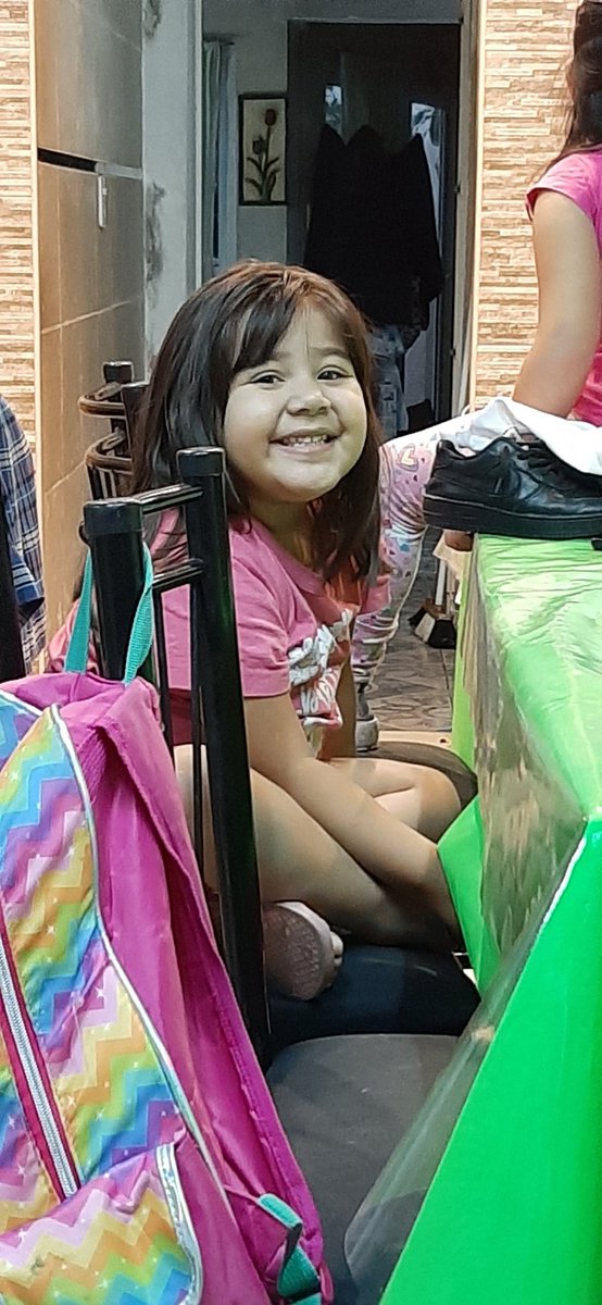 Talhyta's tweet photo. Esa sonrisa para la tía... https://t.co/ucbcEtHLIM