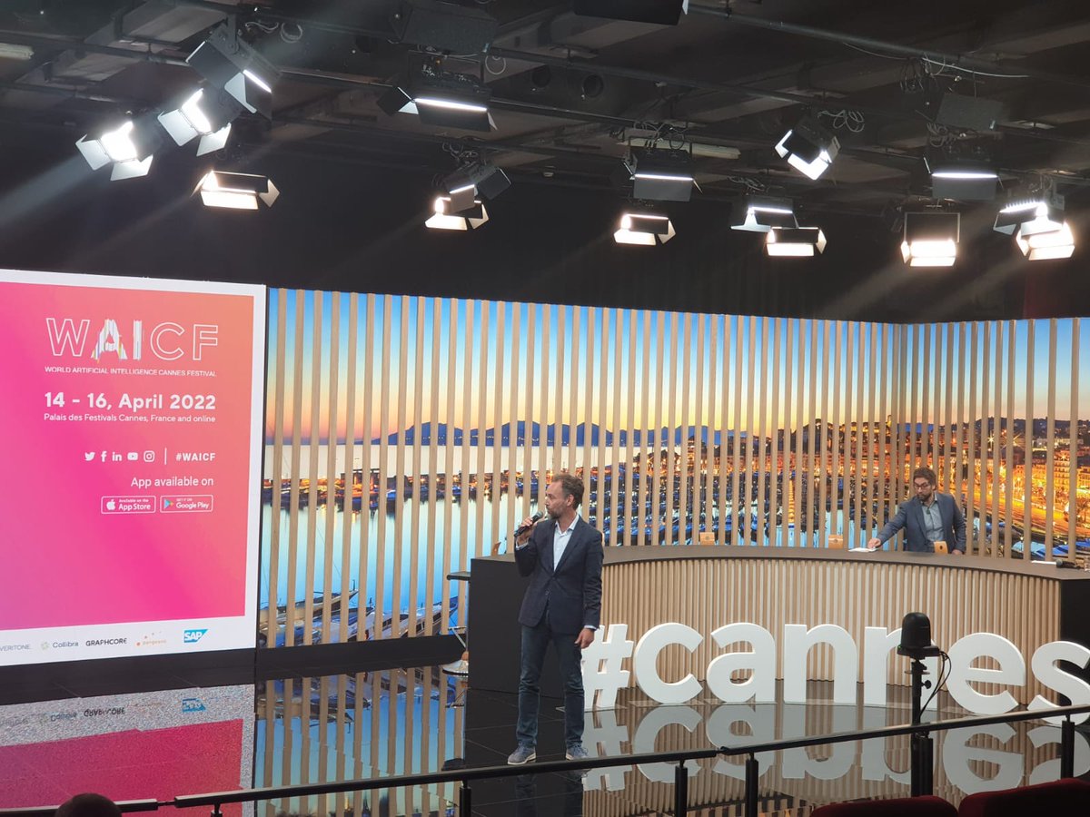 Huawei France (@huaweifr) on Twitter photo 🔊#ENDIRECT des <a href="/WAICANNES/">World AI Cannes Festival</a> avec <a href="/balazskegl/">Balázs Kégl</a> ! 💬 "Un projet d'#IA est l'expression d'une vision de l'avenir. Pour qu'il tienne ses promesses, il est important de ne jamais perdre de vue ni cette vision, ni les utilisateurs, qui en sont les vrais bénéficiaires." 🔊#ENDIRECT des <a href="/WAICANNES/">World AI Cannes Festival</a> avec <a href="/balazskegl/">Balázs Kégl</a> ! 💬 "Un projet d'#IA est l'expression d'une vision de l'avenir. Pour qu'il tienne ses promesses, il est important de ne jamais perdre de vue ni cette vision, ni les utilisateurs, qui en sont les vrais bénéficiaires."