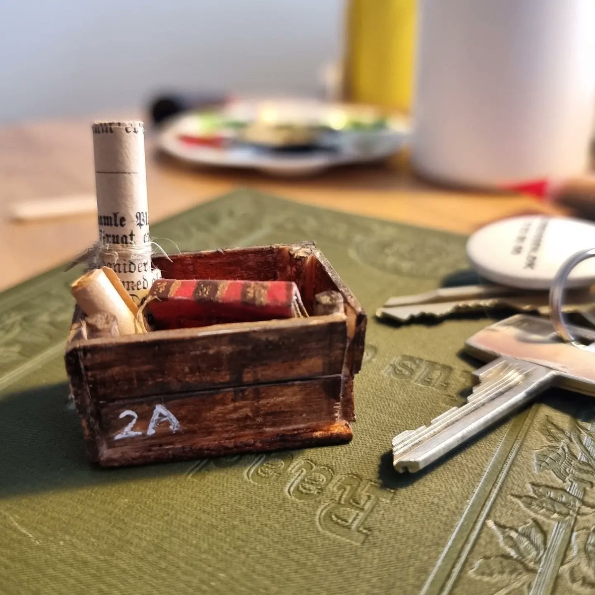 I made a tiny crate!