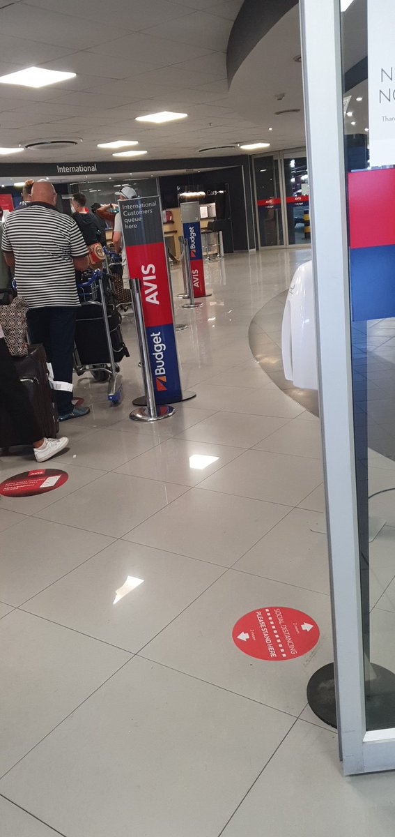 dare_2_b_diff's tweet photo. @Avis OR Tambo has no cars despite preferred booking! 6 consultants at the back office trying to conjure up vehicles... 20+ customers in the queue! Shocking service! Thanks #EbucksTravel for partnering with this loser! https://t.co/7QUPPzETXT