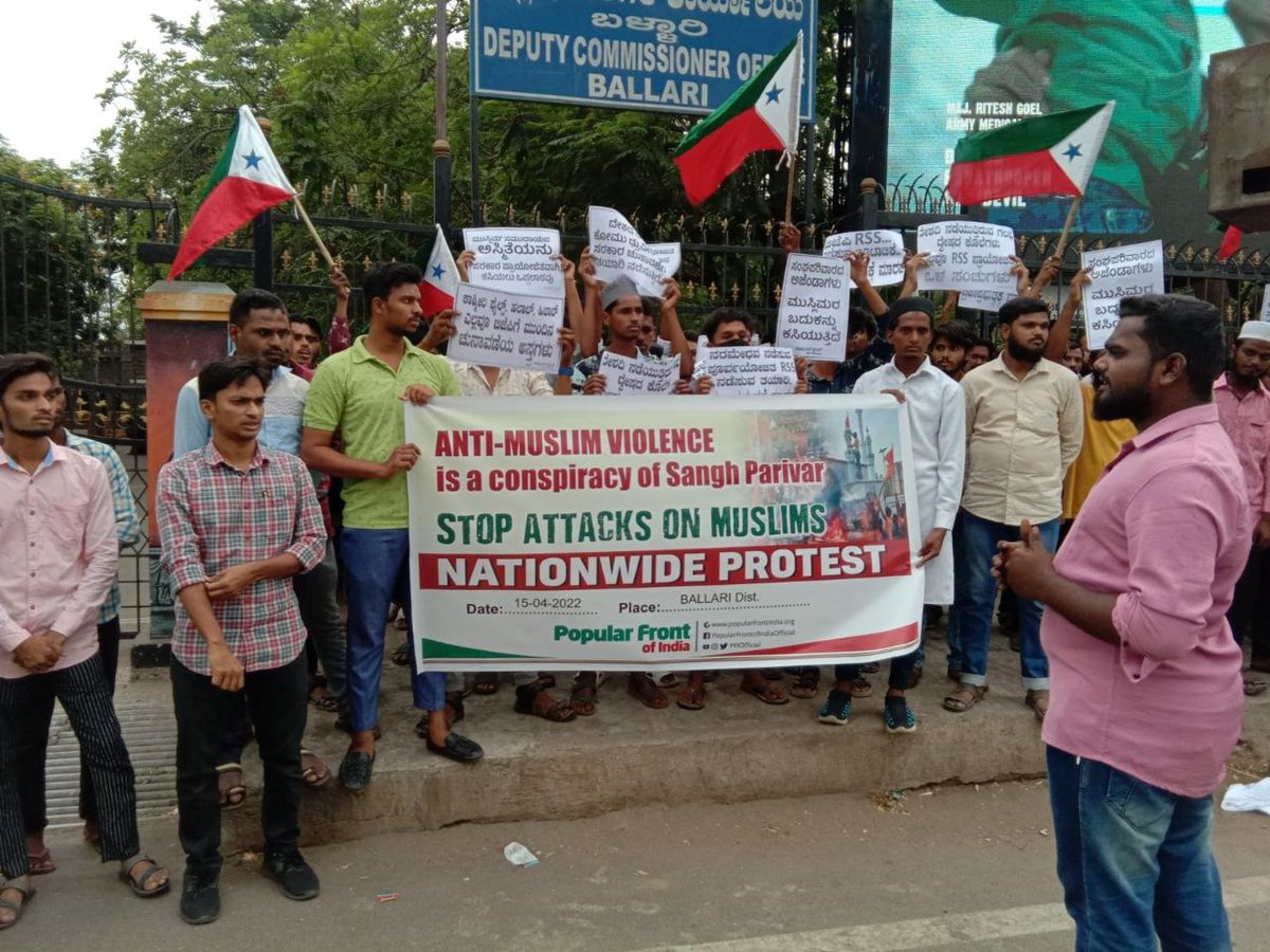 PFIkarnataka's tweet photo. Thread on

NationWide Protest Against Attacks on Muslims.
Protests were conducted across karnataka.

Today (15th April 2022)
#ResistAntiMuslimViolence #IndiaWithPFI
Ballary, Chamrajnagar, Gangavathi,Gulbarga
1/n https://t.co/yMyHU0rsUQ