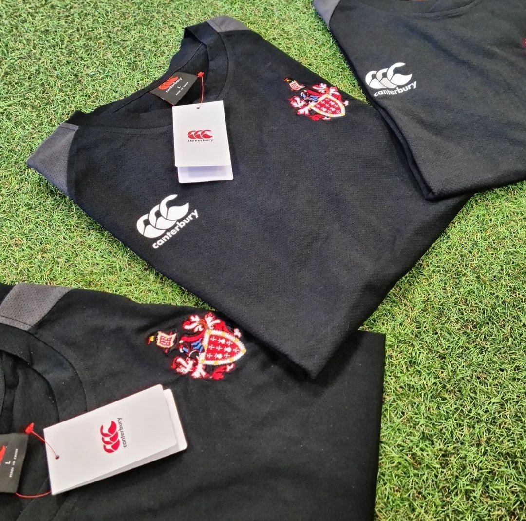 PPTeamwear's tweet photo. Pro II Tees from @canterburynz heading out to @DavenantFS!

The Pro range is a great option to set your staff apart from pupils - packed with Vapodri, Thermoreg &amp; Vaposhield technology, this range is as good as it gets!

#sportswear #sportskit #professional #sport #custom https://t.co/LDTl7wx1Pt