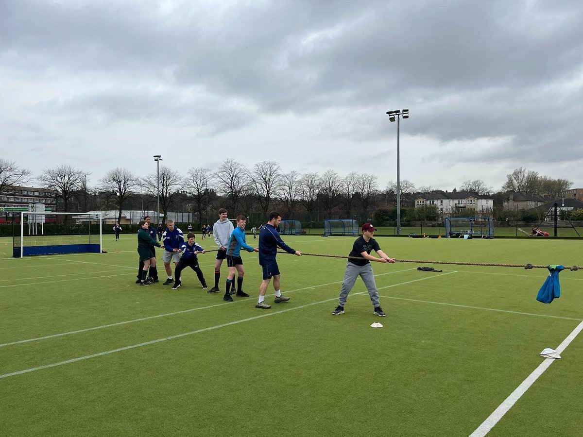 OnsidePerform's tweet photo. Ryan vs Craig 👊
Tug of war | 2 Teams | 1 Winner
Who won?
All shall be revealed…
#GetOnside #OnsideRugby #OnsidePerformance #tugofwar #competition #fun #enjoyment #whowon #coaching #coachfun https://t.co/SGwmS77UUg