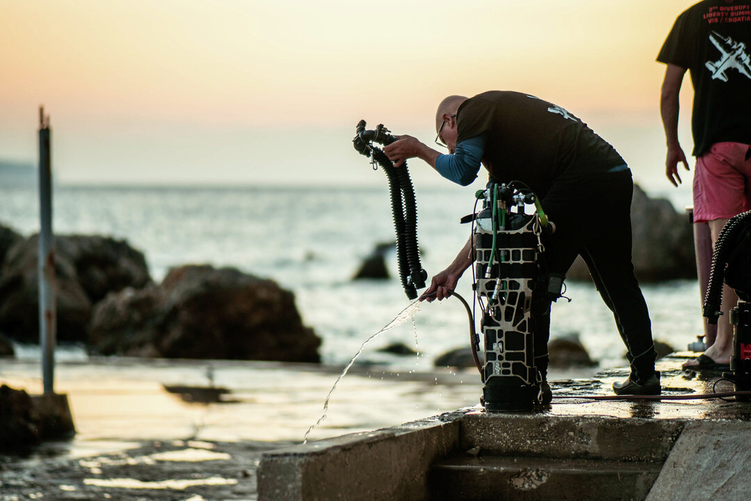 divesoft's tweet photo. Meet our #CCRLiberty instructors!
Erik Wouters is our CCR Liberty instructor from Belgium. With almost 30 years in #diving, he's a very experienced technical diving instructor and #caveexplorer. He's an expert on Belgian caves and flooded mines. 🔻
EN: https://t.co/F9NBMXKeSC https://t.co/duNiLpD8Ff