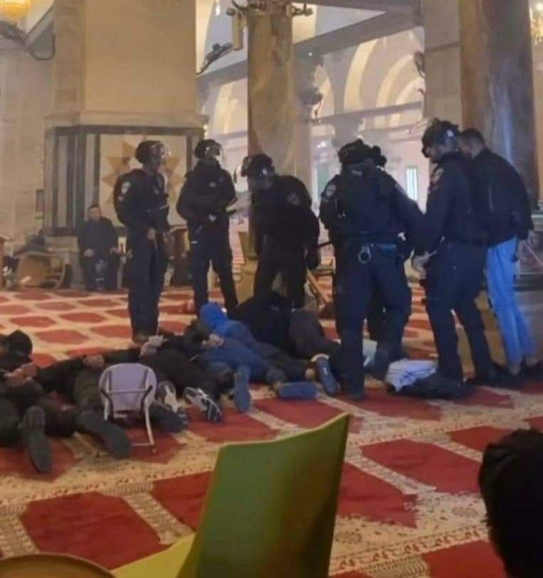 imhaddernegi's tweet photo. Allah'ın, Meleklerinin ve Tüm İnsanlığın Laneti; zalim, siyonist, işgalci israilin Üzerine Olsun, Amin!

Mescid-i Aksa'mıza ve Kardeşlerimize Yapılan Her Türlü Zorbalığı ve Saldırıyı Lanetliyoruz!

#GözümüzKulağımızAksada https://t.co/Fl2vQePXqd