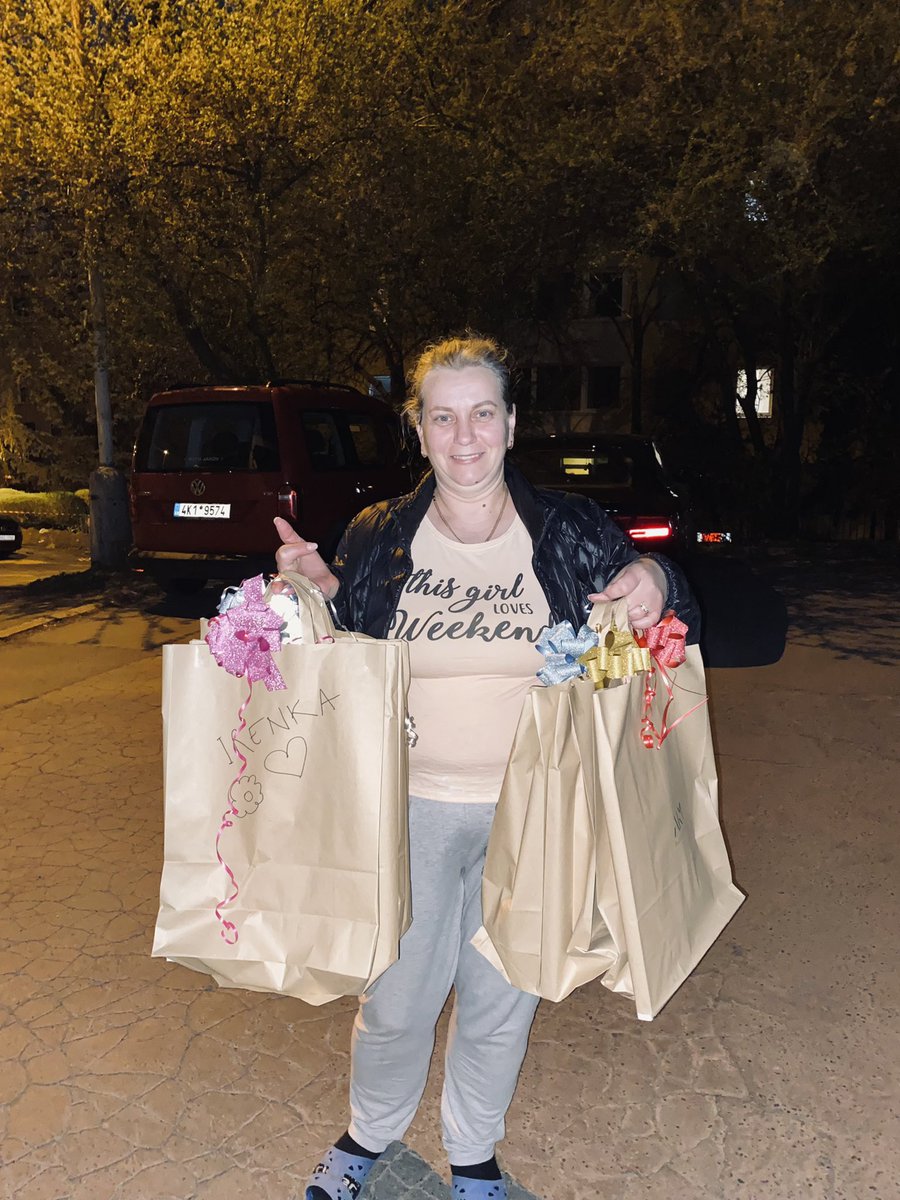 bet_orten's tweet photo. Finally all Queens of Ukraine got their framed prints & prints to share with their families & also money from the sales.
They decided to donate all the money to support the soldiers in Ukraine…
🇺🇦🤍🇺🇦
#queensofukraine #nftcharity https://t.co/zxpidw2ltw