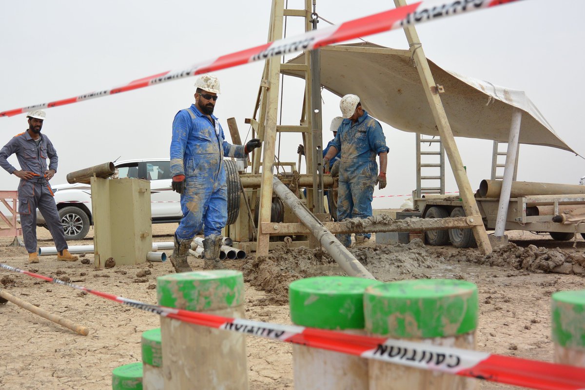 GSBelgium's tweet photo. The brilliant crew of @RSKGroup in Iraq joined the #Charax team to take deep core samples, providing a unique record of past environmental changes in southern #Mesopotamia, incl. early #Holocene transgression & subsequent delta progradation. @RBINSmuseum @UniKonstanz @dfg_public https://t.co/xRxxSFkS0b