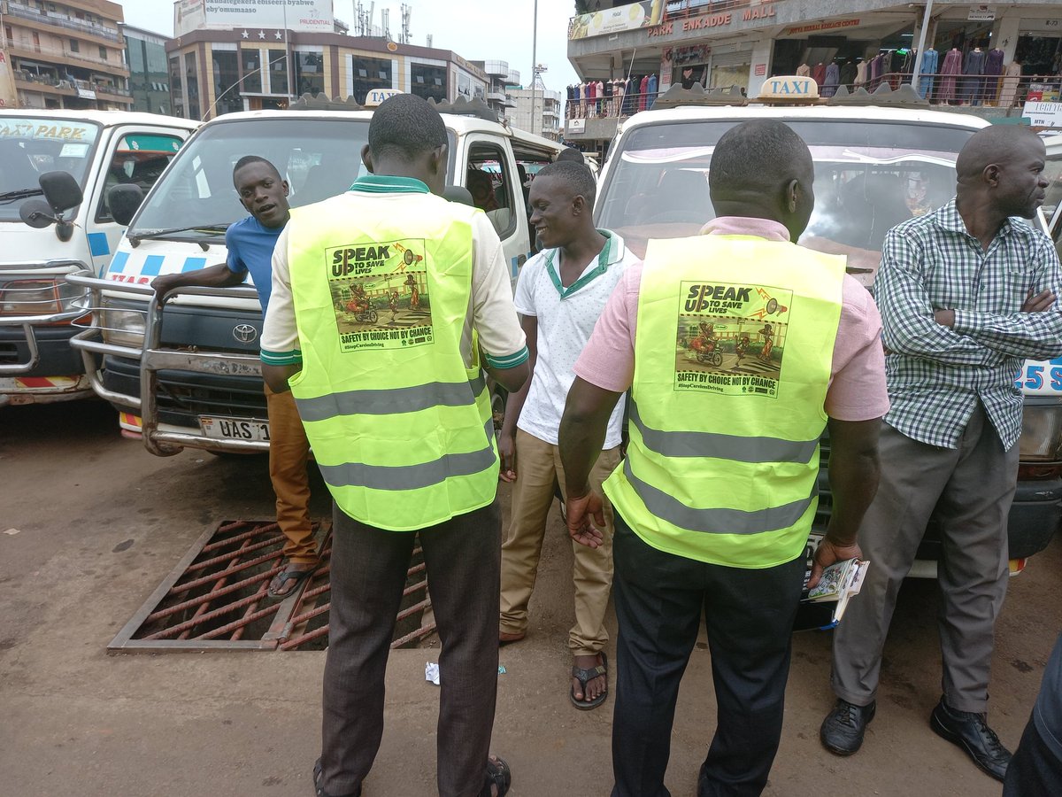 SafeDriveUg's tweet photo. @AKasingye How I wish passengers spoke against this careless driving #SpeakUpAndSpeakOut #SpeakNow #StopCarelessDriving https://t.co/Aw1DZiu2uB