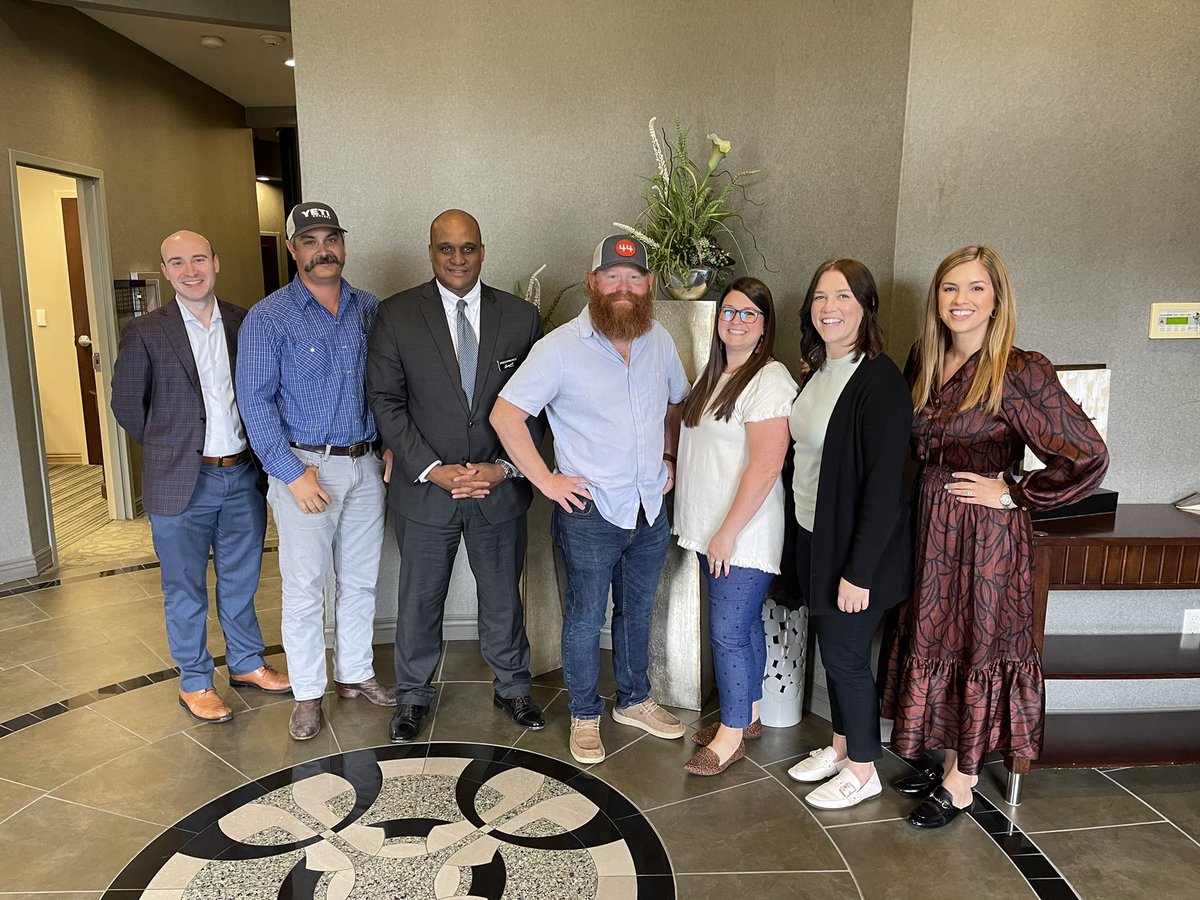 caesolves's tweet photo. An honor to facilitate a future vision planning session with the amazing team at Broussard’s this week! #vision #planning #caesolves https://t.co/jr111hfmlB