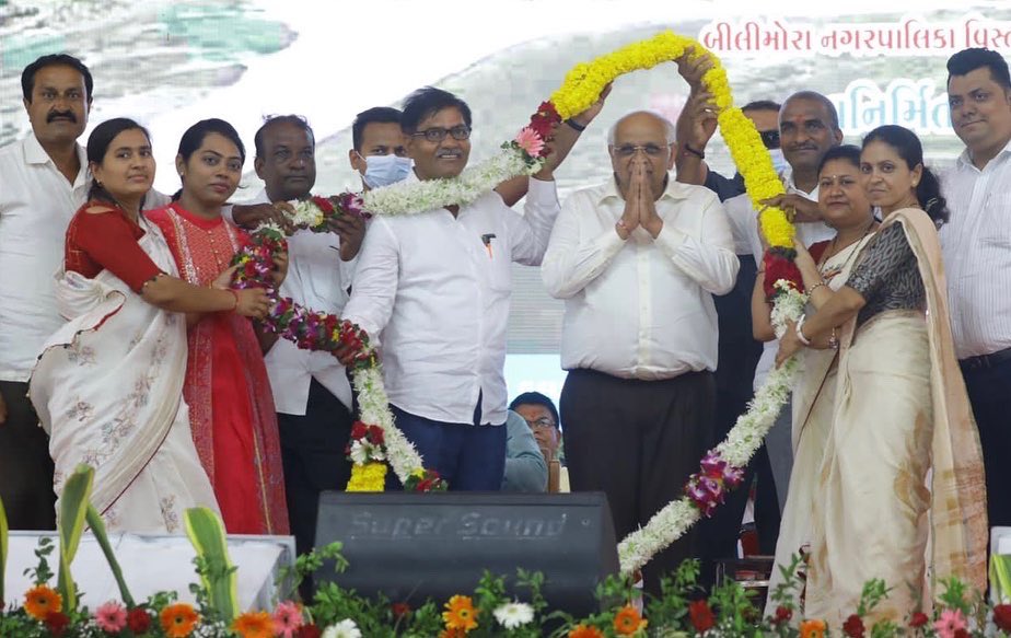 CRPaatil's tweet photo. દ��િયાઈ ખારાશને આગળ વધતી અટકાવવા અને મીઠા પાણીનો સંગ્રહ વધારવા 
ગણદેવી તાલુકા ખાતે માનનીય મુખ્યમંત્રી શ્રી @Bhupendrapbjp જી અને મધ્યપ્રદેશનાં મહામહિમ રાજ્યપાલ શ્રી મંગુભાઇ પટેલની વિશેષ ઉપસ્થિતિમાં 'વાઘરેચ ટાઇડલ રેગ્યુલેટર' યોજનાનો શિલાન્યાસ સમારોહ યોજાયો, જેમાં હાજરી આપી. 
(1/2) https://t.co/qRgT3m6xXY