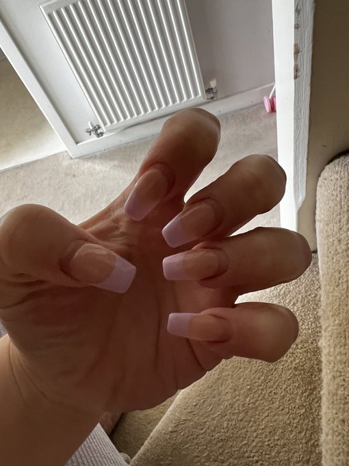 Watch 👸🏼Charlotte Rachel's leaked NSFW photo on TwXstars