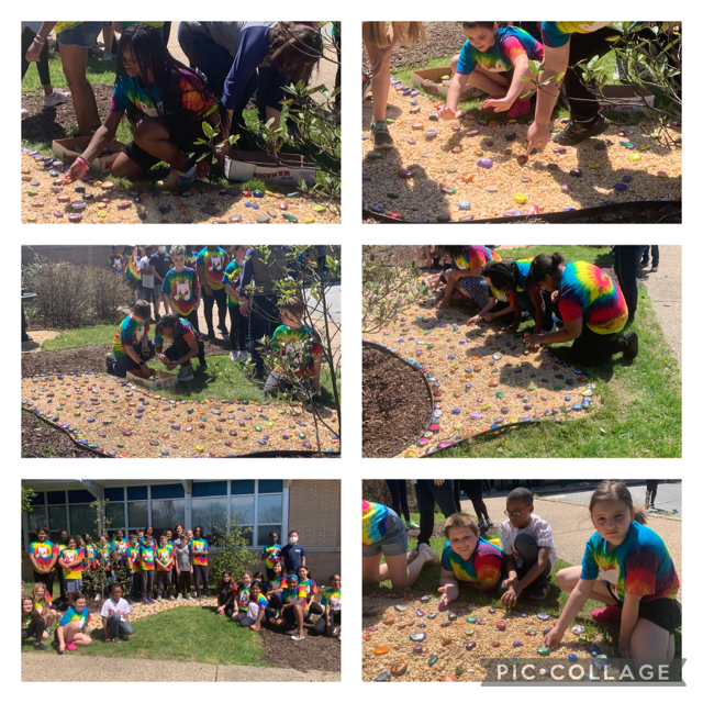 ForwoodFoxes's tweet photo. Leaders of the Pack putting in the work to help make our Sensory Garden even more beautiful and inspiring by adding over 200 painted rocks!  Thanks @LeonaW124 and Mrs. Brendlinger for your collaboration. #Outdoorlearningspaces #KidsLead #ForwoodFoxes #BSDK5Kids 🦊💙🌿🎨 https://t.co/Db9ZuMhwSa