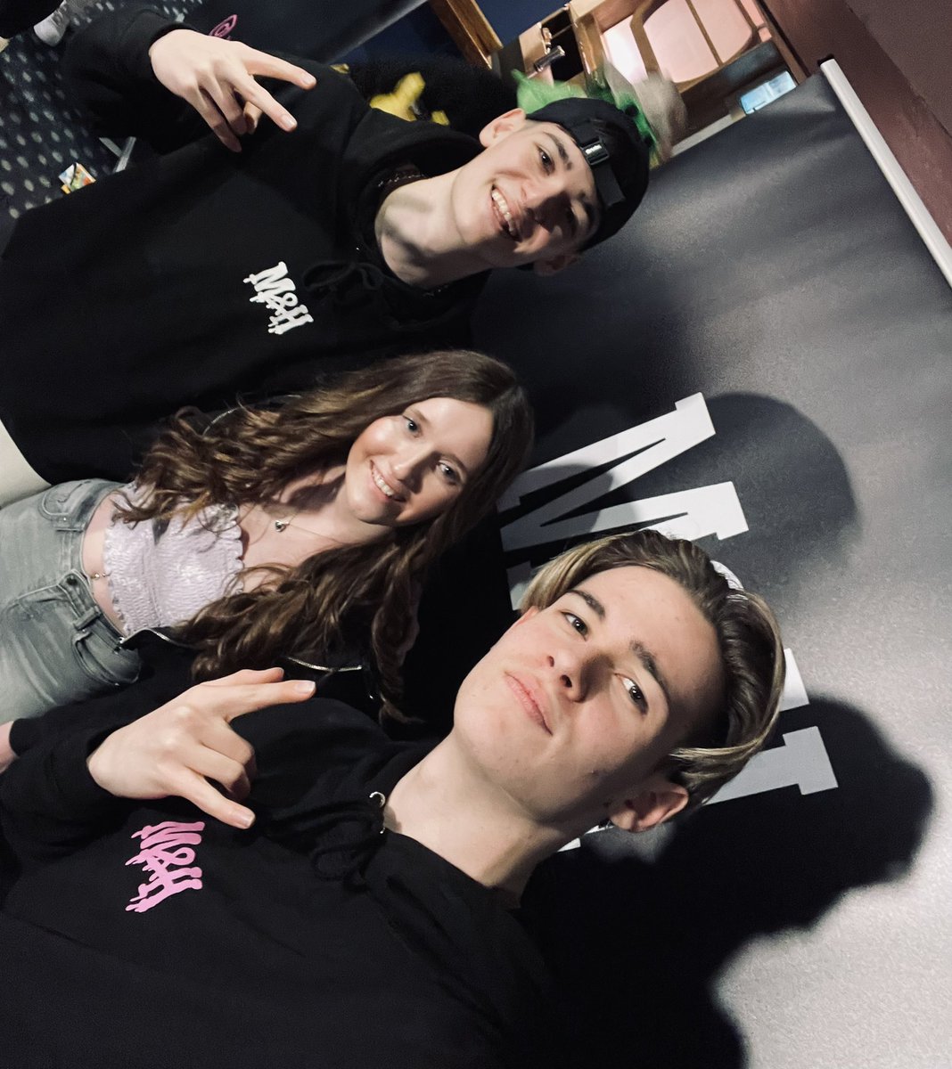 Elliarna7's tweet photo. I had such an incredible day yesterday seeing @maxandharvey at their concert, definitely a day to remember ❤️ #ThisIsNotAPhaseTour https://t.co/CLcxPgSVC7