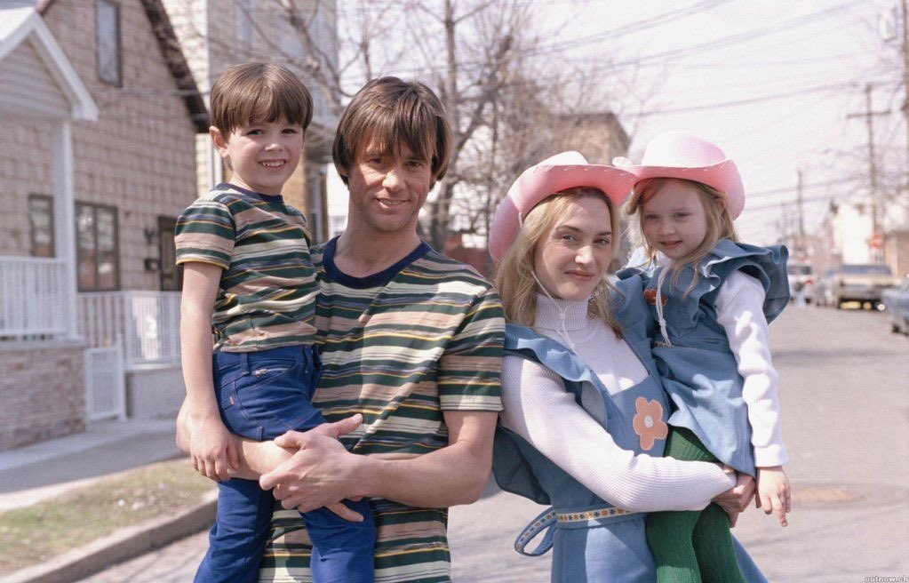 Jopolkadot's tweet photo. Behind the scenes of Eternal Sunshine of the Spotless Mind https://t.co/1UXx8X1O5N