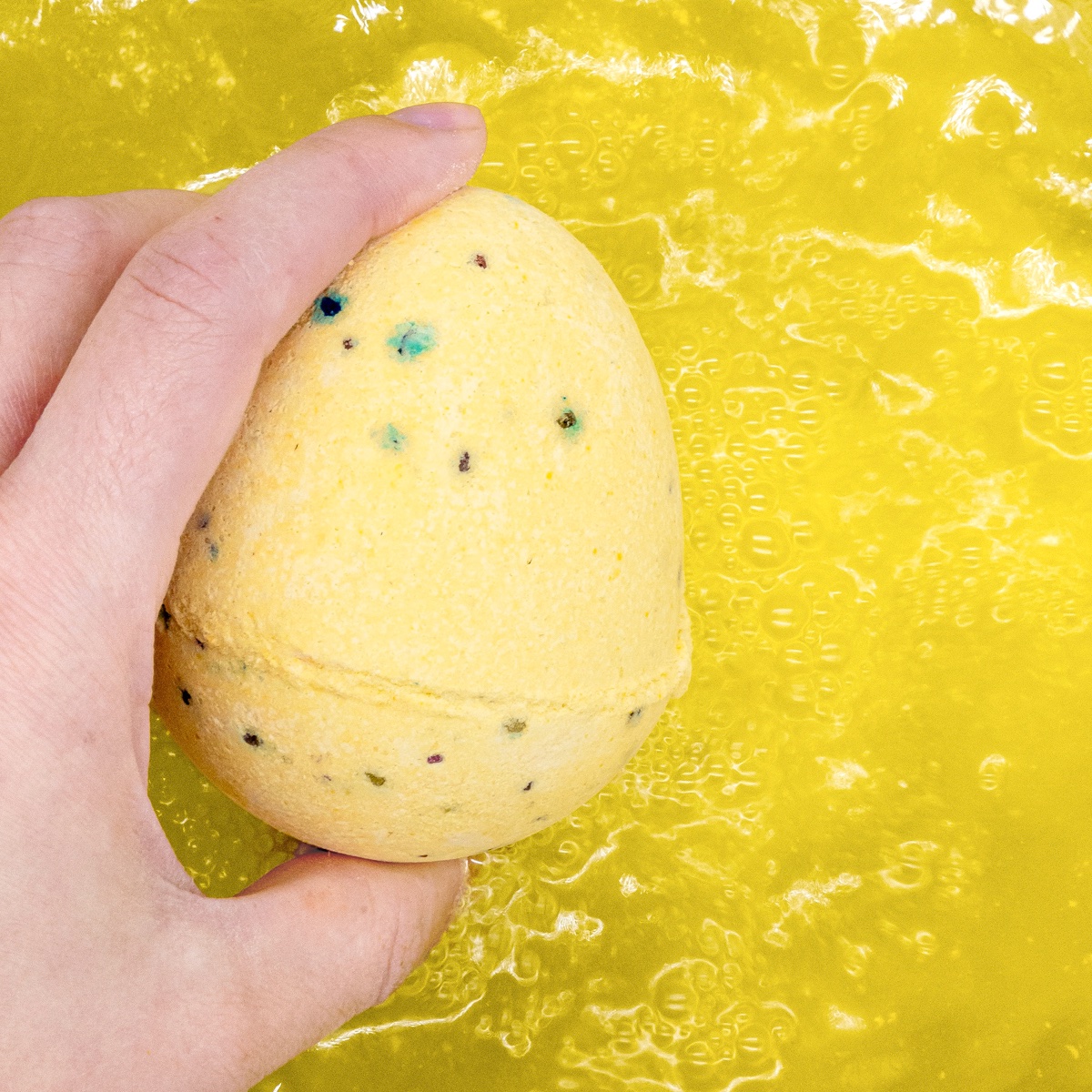 BasinFresh's tweet image. Easter Egg Bath Bombs are 3 for $12! 🐰 Choose any combination you like... bit.ly/3uKLhyB