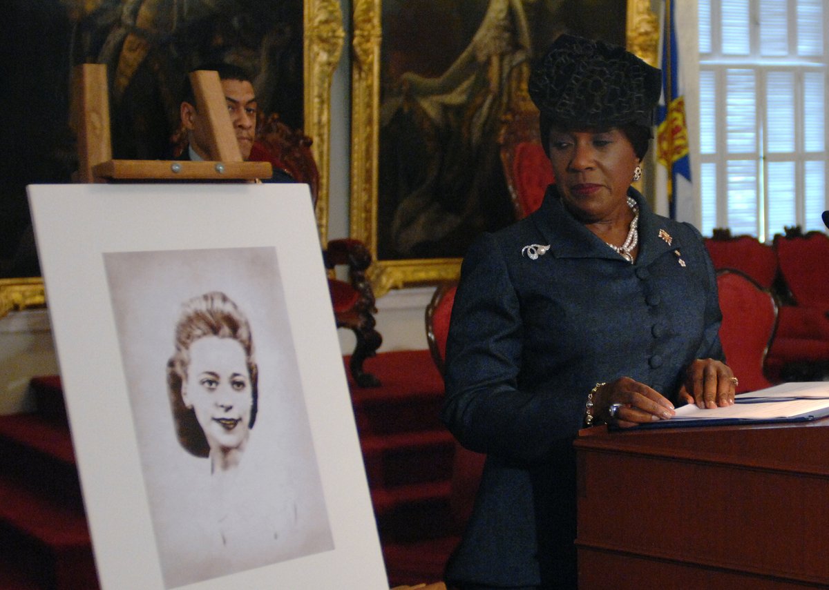 CMHR_News's tweet photo. 12 years ago today, Viola Desmond was posthumously pardoned by the Nova Scotia government - 76 years after she was thrown in jail and charged with tax evasion for sitting in a "whites-only" section of a theatre in New Glasgow, Nova Scotia. #TakeAStandForViola https://t.co/L4VhT2QUAc