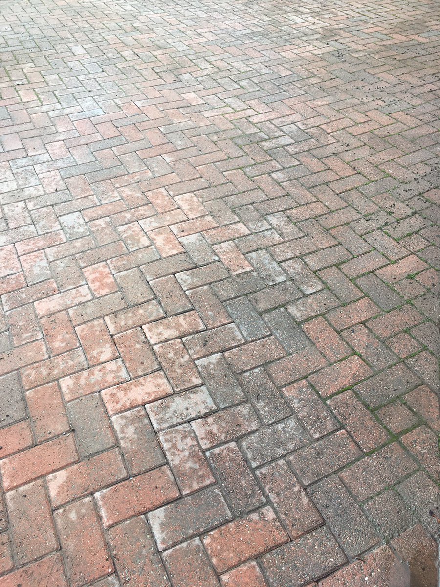 asifamhp's tweet photo. Sometime later…

#DrivePart1✔️
#Decking✔️
#Stones✔️
#AMHPpottering✔️
#AMHPjobs✔️
*That #AMHPhound was no help 🐶✔️

**I wonder what I might do next… 🏉🍻 #AMHPplan https://t.co/ss63FT23Wb