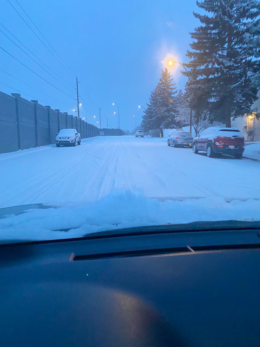 shiela0091's tweet photo. What’s going on yyc? where’s SPRING??? 🙄🙄🙄 https://t.co/15Ouk3wFHU
