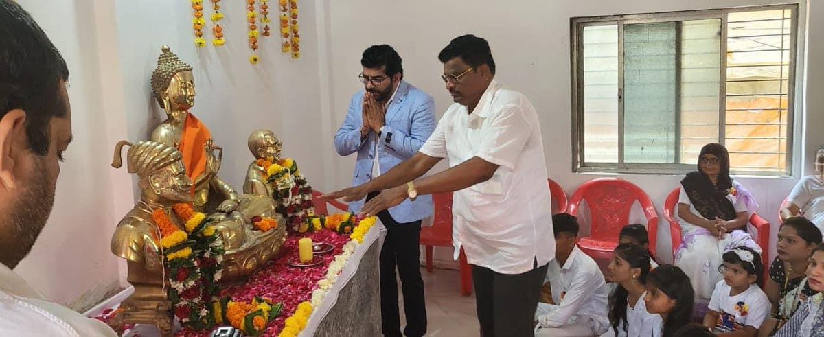 RMPATILSPEAKS's tweet photo. वहाळ गावातील समाज मंदिरात महामानव डॉ.बाबासाहेब आंबेडकर यांची जयंती मोठ्या उत्साहात साजरी करण्यात आली, यावेळी मुंबई(महाराष्ट्र राज्य) कृषी उत्पन्न बाजार समितीचे संचालक भाई राजेंद्र पाटील, श्री.सीतारामशेठ नाईक, प्रणय खंडागळे, सर्व पदाधिकारी, कार्यकर्ते मोठ्या संख्येने उपस्थित होते. https://t.co/MfHef4WDWe