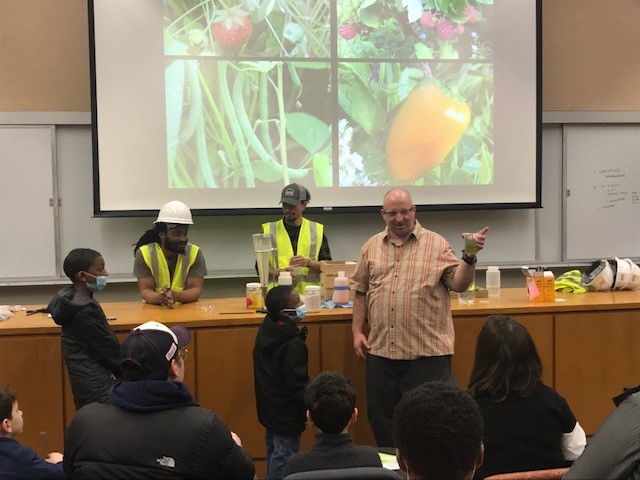 OmniEcosystems's tweet image. The Omni team had a blast participating in the @illinoistech STEM Expo last weekend. Meeting the future scientists, technicians, engineers, and mathematicians in our community reminds of why we love what we do! #stemforkids #scienceanddesign #greeninfrastructure
