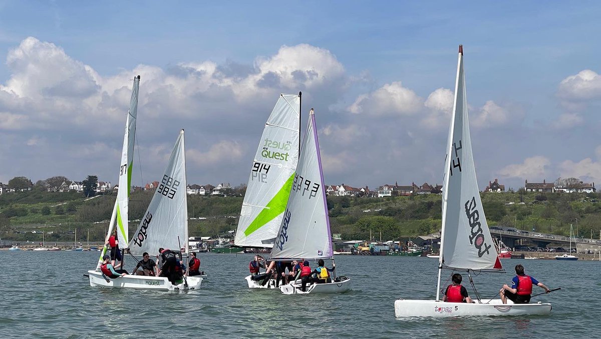 3rdChalkwellBay's tweet photo. Kicking off the sailing season this weekend, with a great open boating session at The Den. 39 #SeaScouts, #Explorers and #RYAInstructors afloat having fun and learning new #SkillsforLife with the #Scouts. https://t.co/EM5IFk6fCv