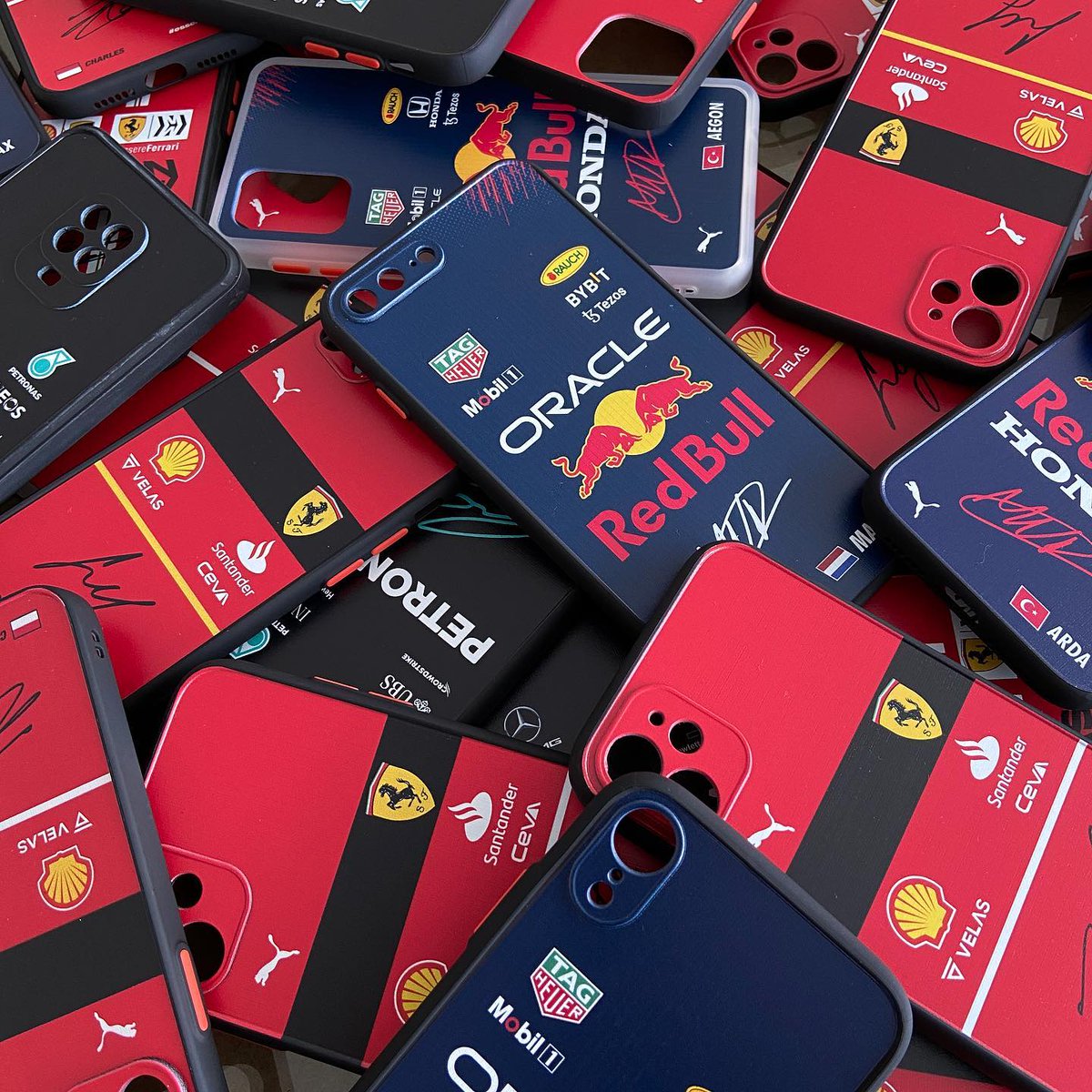 thekahramanf1's tweet photo. Bu tweeti RT'leyip beni takip eden 1 kişiye ismine özel Formula 1 tasarımlı telefon kılıfı, 1 kişiye ismine özel F1 tshirtü hediye 🥳🎁 https://t.co/8azlxjWV6e
