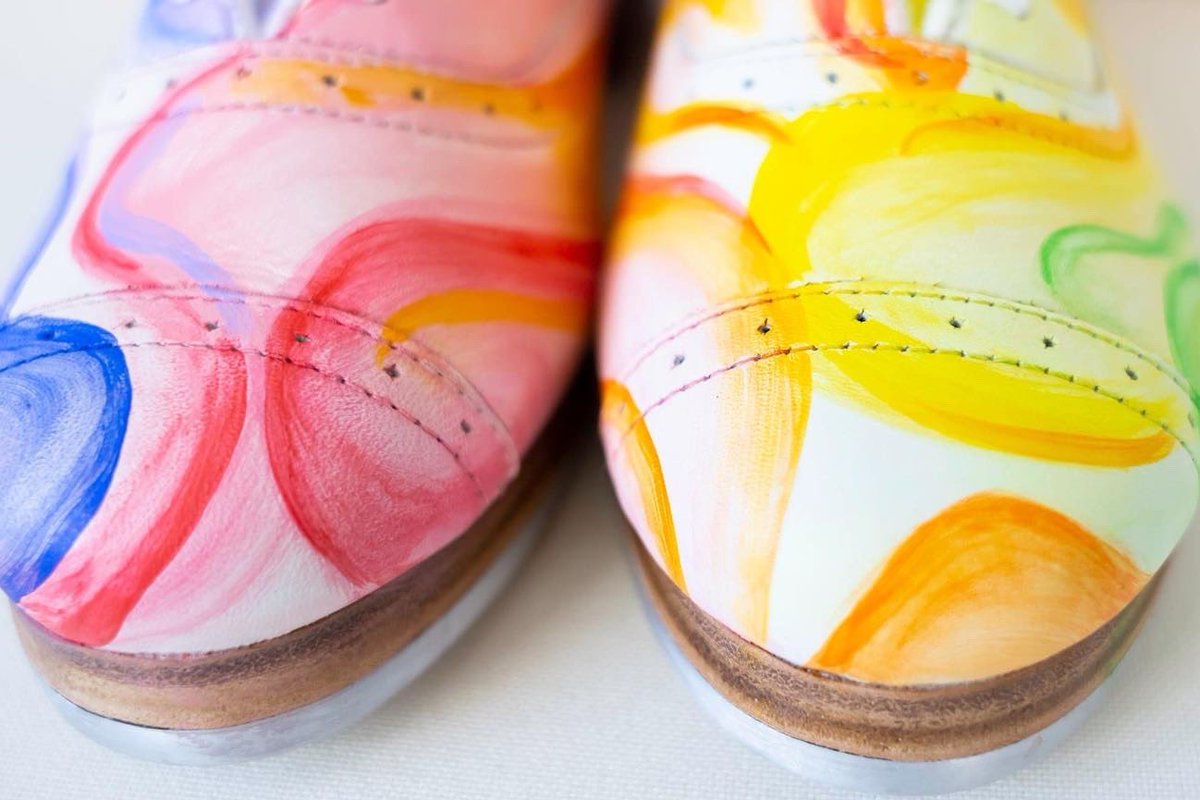 ElisaTerry19's tweet photo. Custom Kicks, hand painted shoes - completely scuff, crease &amp; weather proof. Pricing varies on shoe style, size and design.
For inquires DM or email: elisaterrystudio@gmail.com
https://t.co/kLBqmcdMzO 
https://t.co/8h38m1vY9t
Prints,Photo Sessions,Commission Art
#art https://t.co/CedgRreLzA