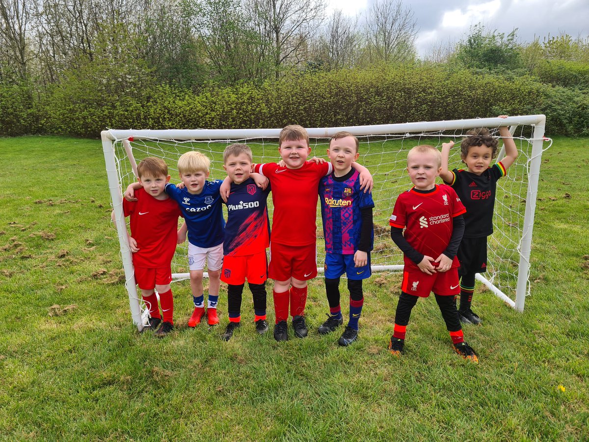 stocky_bilbao's tweet photo. Great start to our small group sessions this week! 17 kids across the 3 sessions all working hard and having fun! Hopefully see the same faces and some new ones at next weeks sessions, give us a message to book your place ⚽️👍🏻 #upthebilbao https://t.co/pTPVO6YrNK