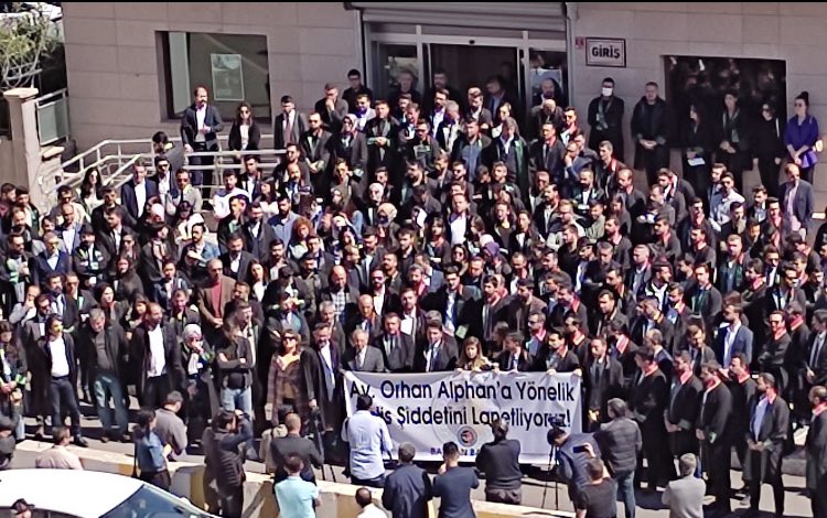 Adaleti hukuksuzluğunuza terketmeyeceğiz ! 
#avukataşiddeteson