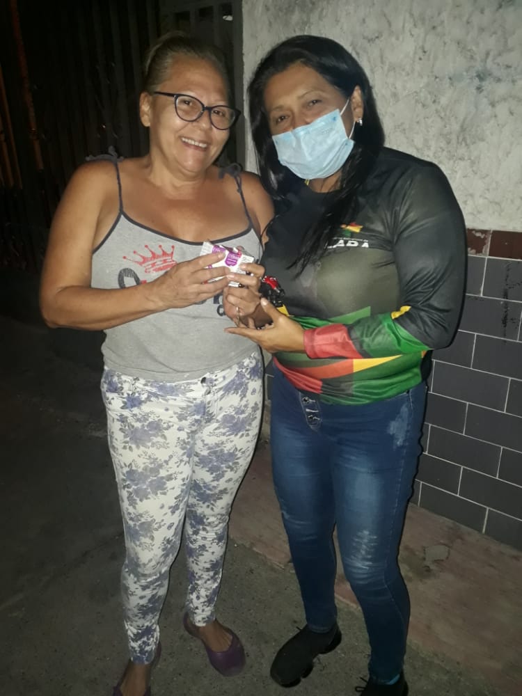 El días Santos seguimos Apoyando a nuestro Amado Pueblo <a href="/AdolfoP_Oficial/">Adolfo Pereira Gobernador</a> <a href="/LuisJonasReyes/">Luis Jonás Reyes</a> <a href="/NicolasMaduro/">Nicolás Maduro</a> <a href="/gestionperfecta/">Carmen Meléndez</a> @SPPS__Lara